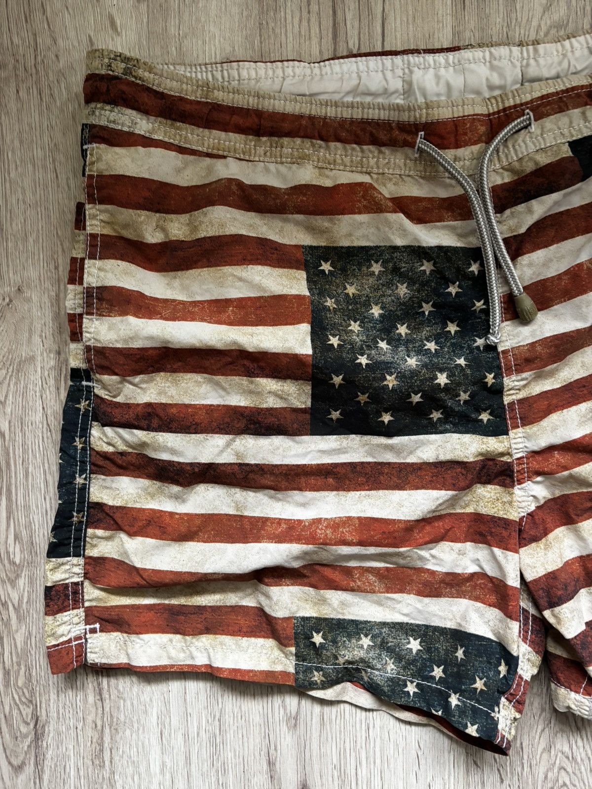 MC2 Saint Barth rare MC2 Saint Barth American Flag beach shorts Size US 36 / EU 52 - 3 Thumbnail