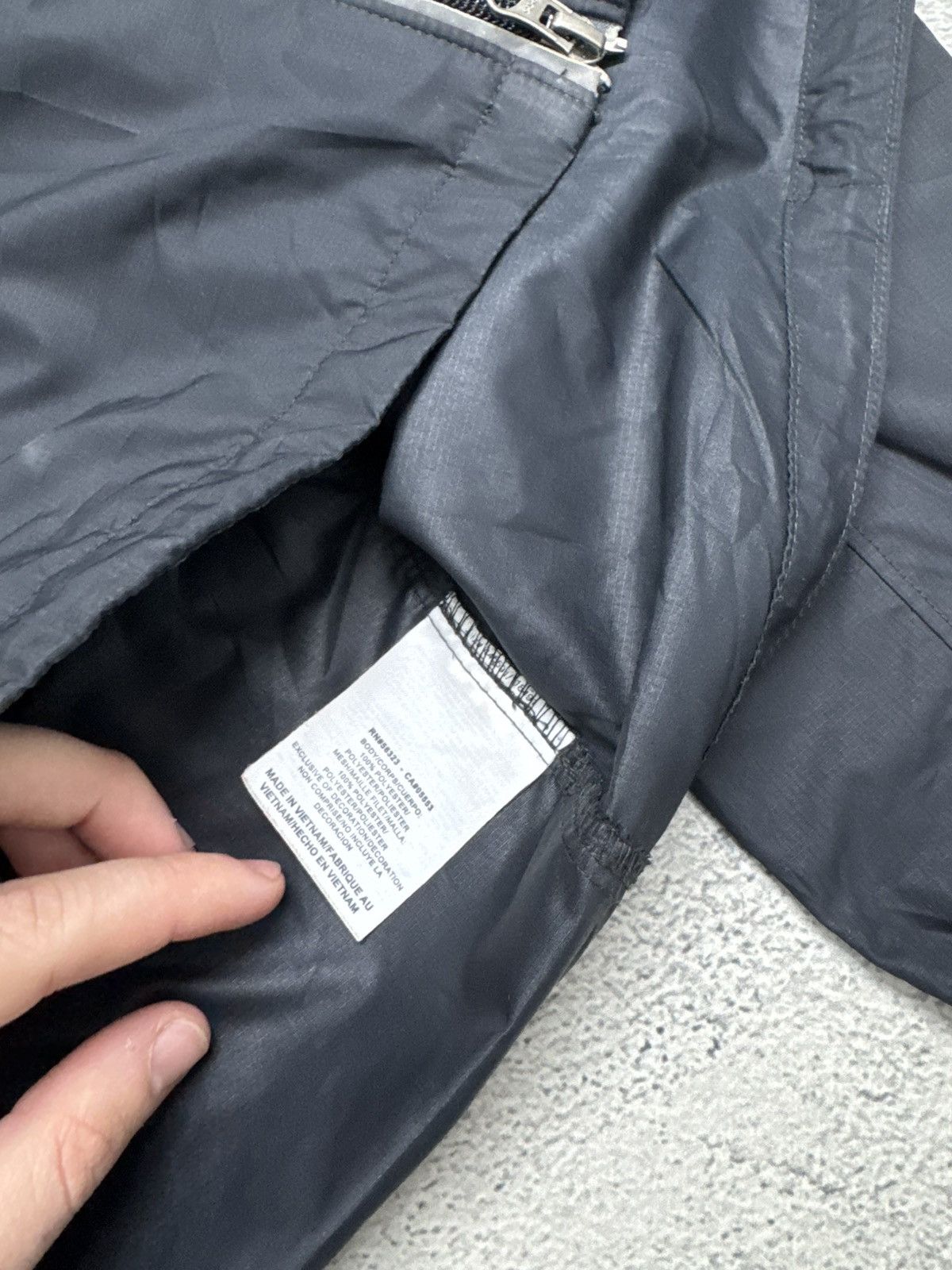 Nike Vintage Y2K Nike Nylon Mini Logo Jacket 00’s Size L / US 10 / IT 46 - 9 Thumbnail