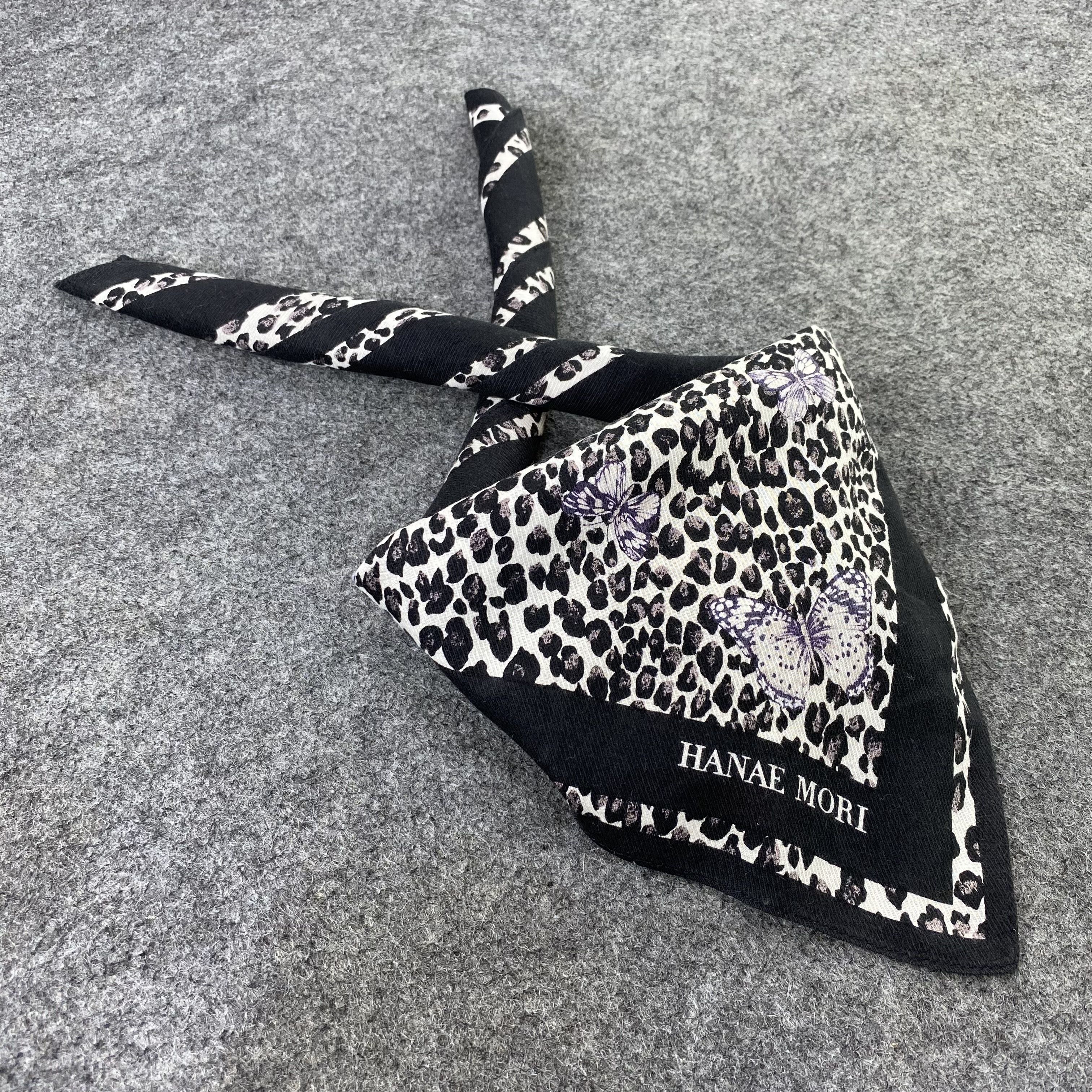 Hanae Mori Hanae Mori Handkerchief / Bandana / Neckerchief -B803 Size ONE SIZE - 1 Thumbnail