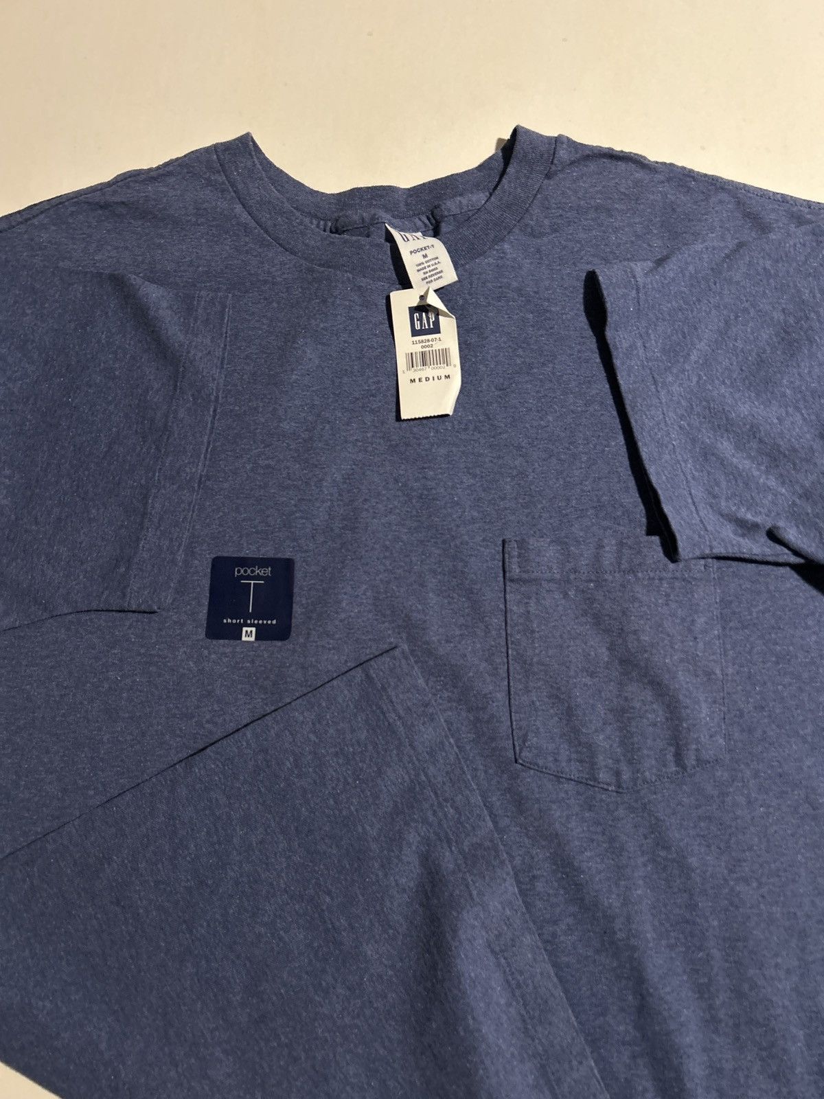 Gap Vintage 90s Deadstock Blank GAP Pocket Tshirt Size US M / EU 48-50 / 2 - 3 Thumbnail