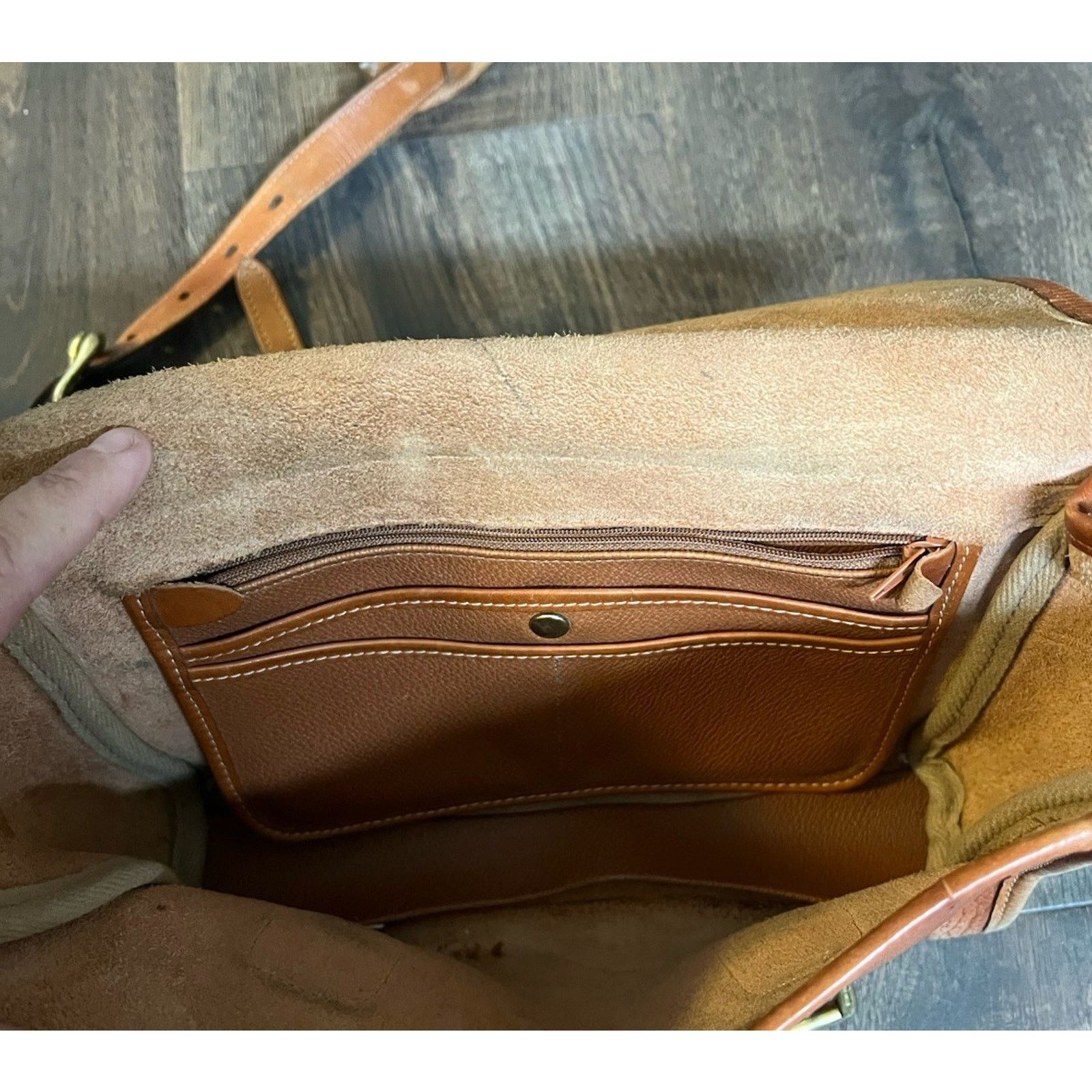 Dooney & Bourke Vtg Dooney And Bourke Leather Crossbody Size ONE SIZE - 8 Thumbnail