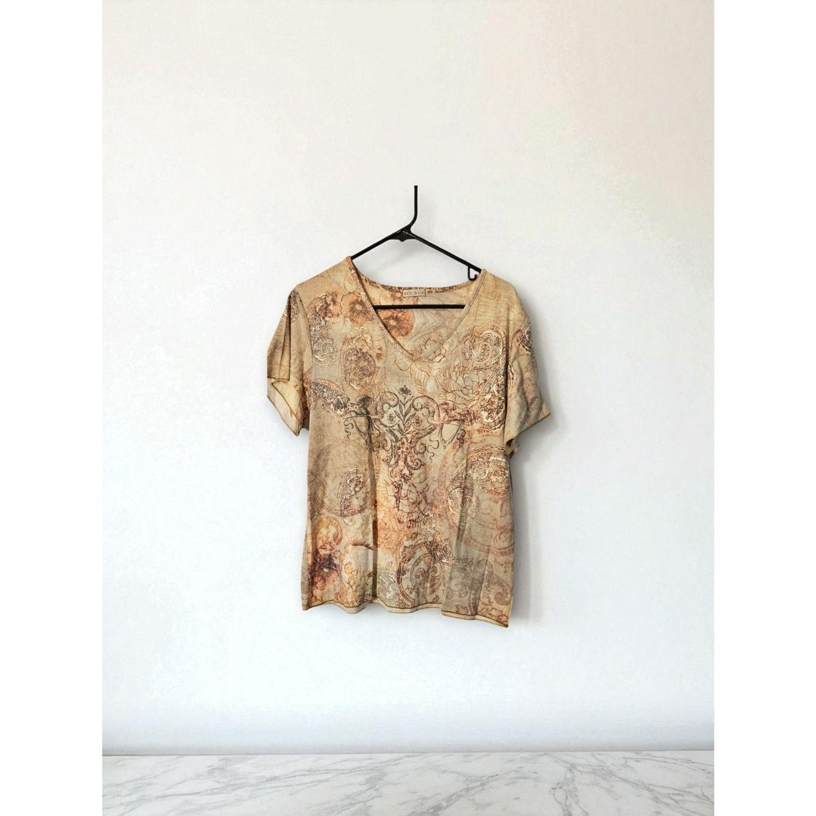 Other Women's Size Large XE IT USA Beaded Front Top -- ITEM #3335 Size L / US 10 / IT 46 - 1 Thumbnail