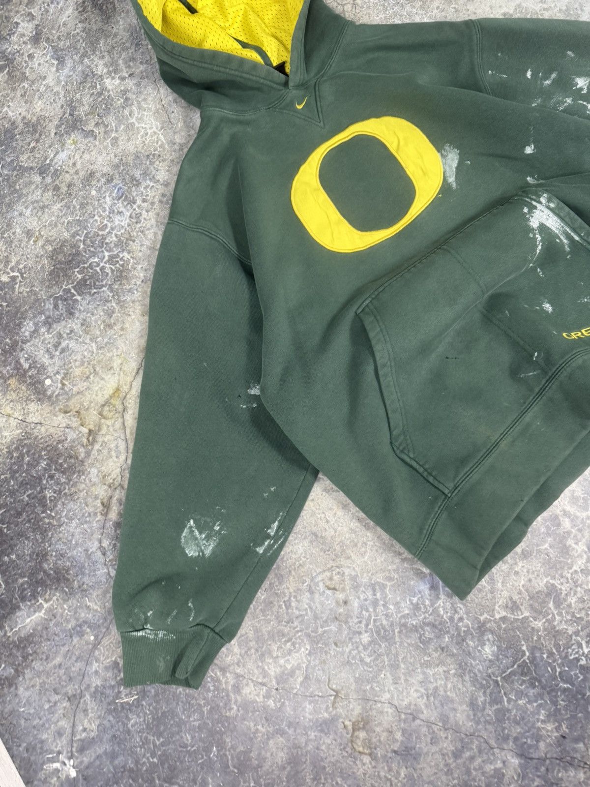 Nike × Vintage Vintage Distressed Nike Oregon Hoodie Size US M / EU 48-50 / 2 - 2 Thumbnail