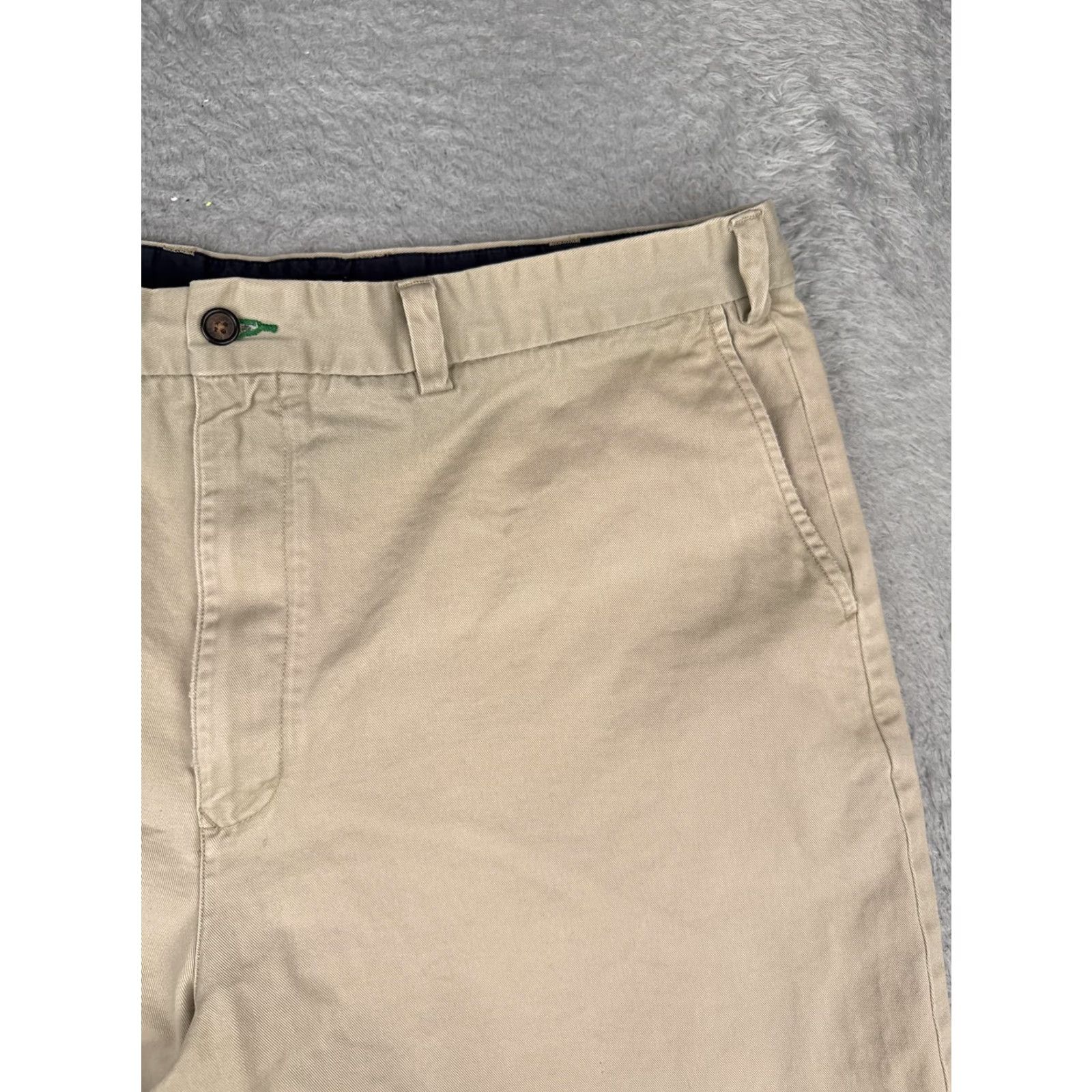 Tommy Hilfiger Tommy Hilfiger Shorts Mens 40 Beige Canvas Chino Flat Front 8 Inseam Casual Size US 40 / EU 56 - 5 Thumbnail