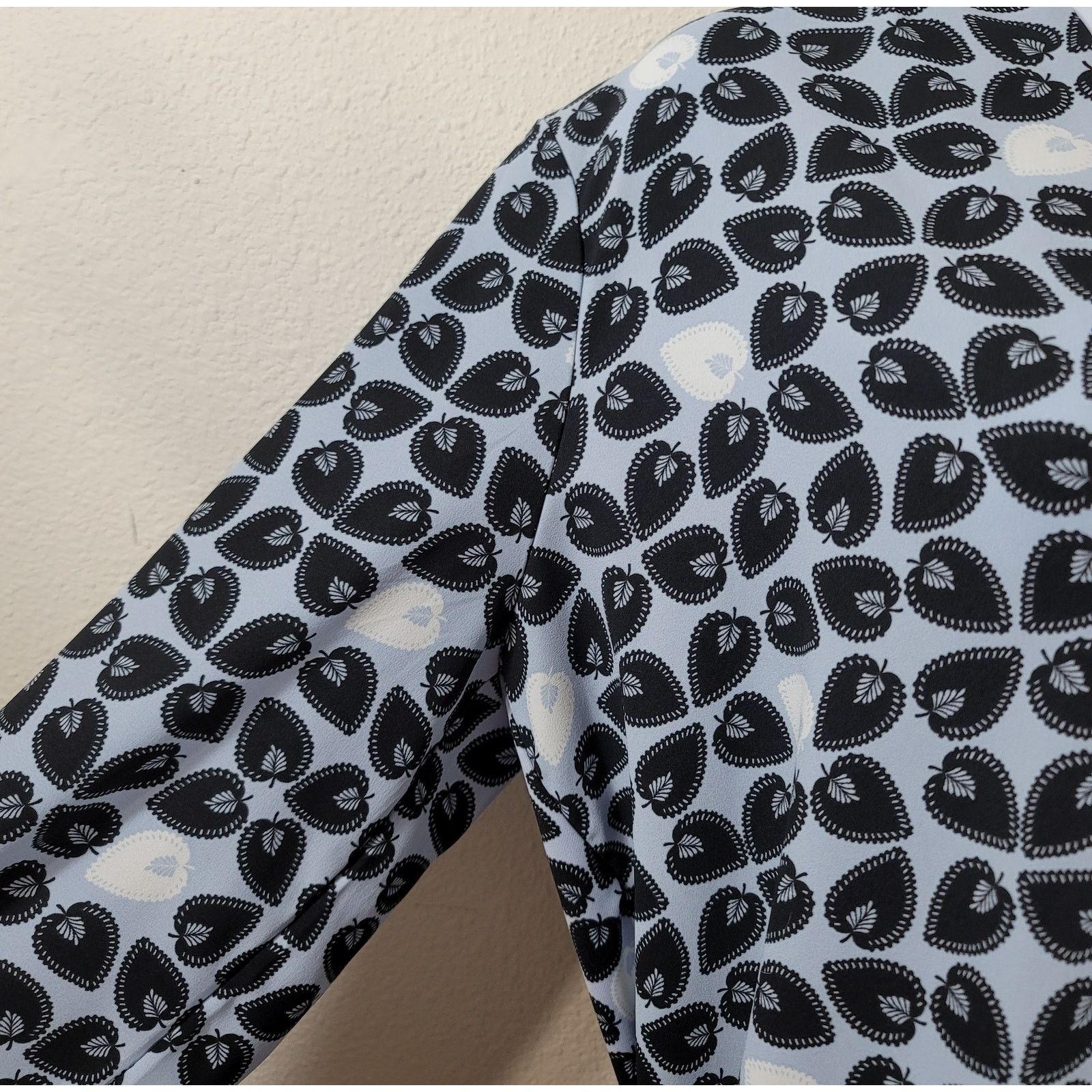 Ann Taylor Ann Taylor Blue Black White Leaf Print Blouse Top Large NWOT Size L / US 10 / IT 46 - 5 Thumbnail