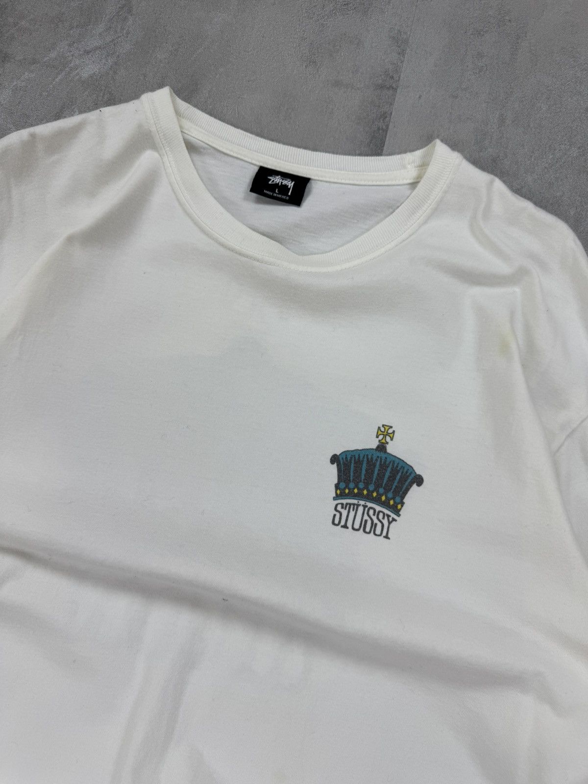 Other STUSSY VINTAGE WHITE T-SHIRT WITH QUEEN PRINT Mens size L Size US L / EU 52-54 / 3 - 7 Thumbnail