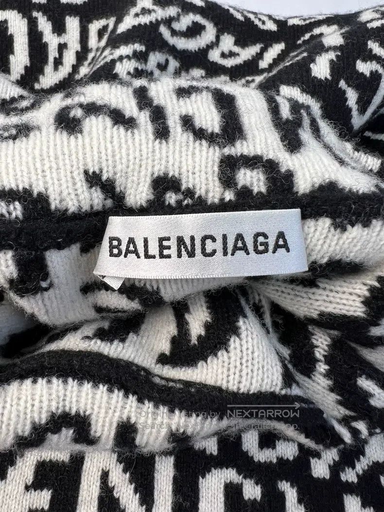 Other Balenciaga Black and White Bullet Screen High Neck Sweater Size US S / EU 44-46 / 1 - 2 Thumbnail