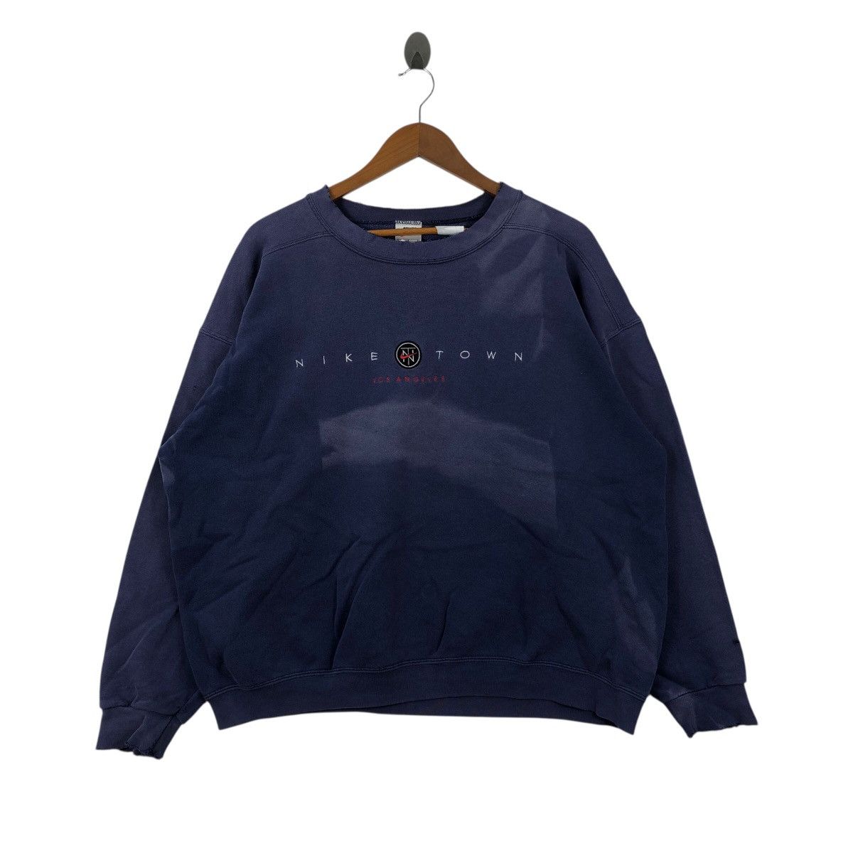 Nike Vintage Faded NIKE TOWN Los ANGELES Swoosh Sweatshirt Size US L / EU 52-54 / 3 - 1 Thumbnail
