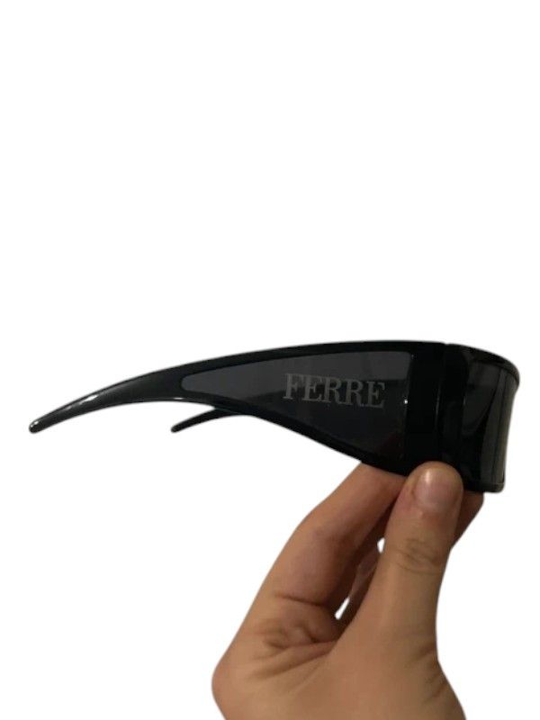 Gianfranco Ferre Gianfranco Ferré wraparound logo sunglasses, early 2000s Size ONE SIZE - 3 Thumbnail