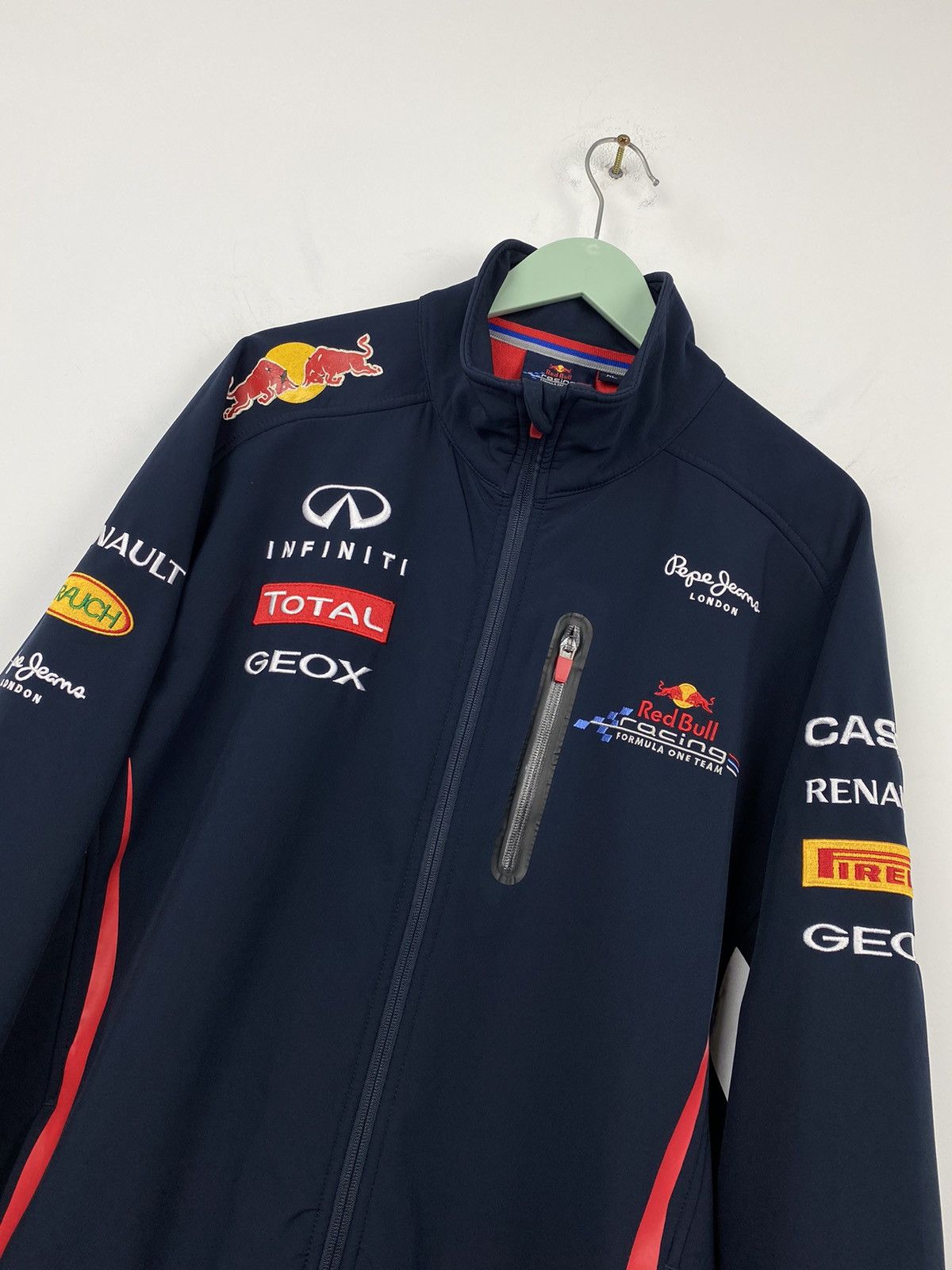 Red Bull Red Bull Infinity Softshell Racing Jacket F1 BMW Honda Size US XL / EU 56 / 4 - 3 Thumbnail