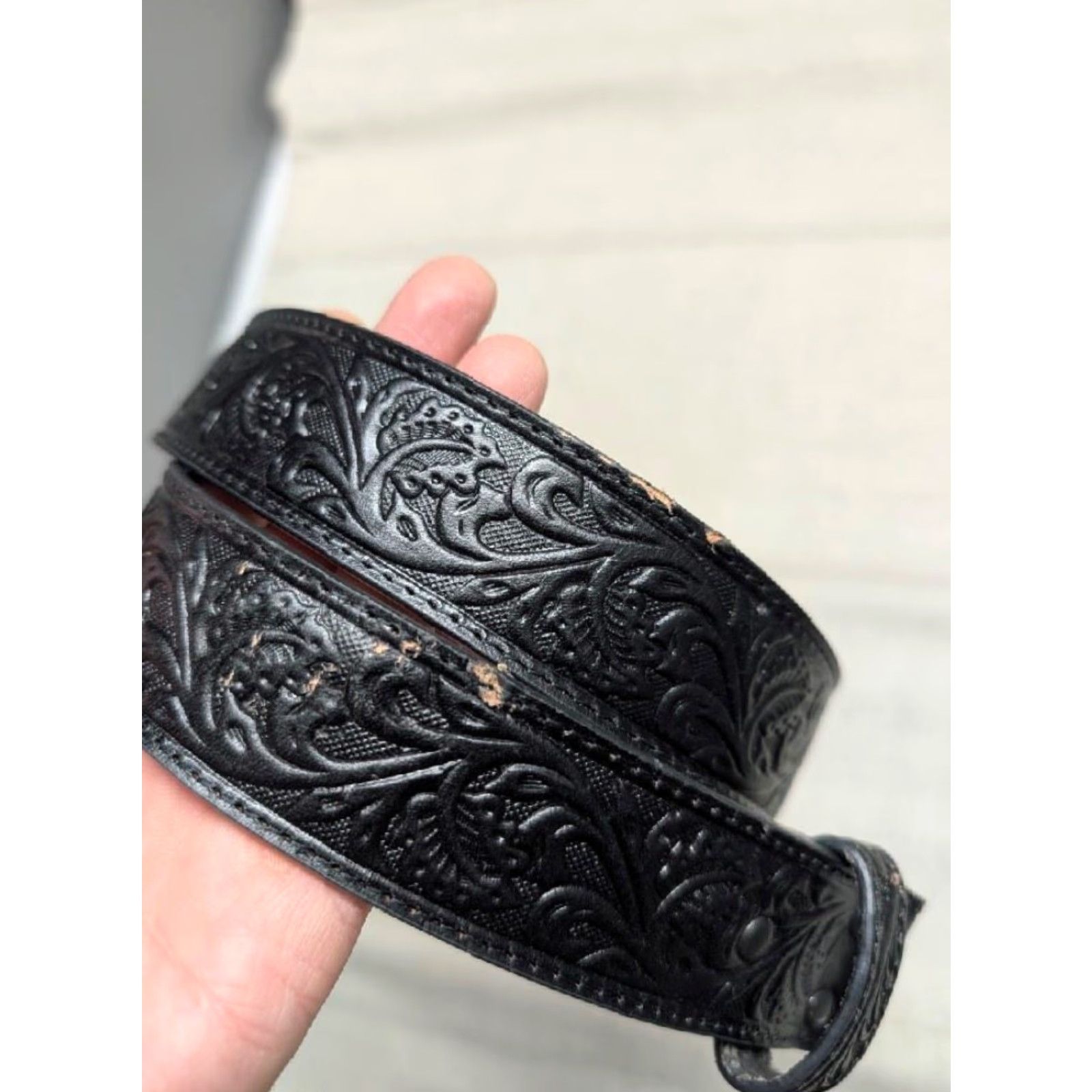 Ariat VINTAGE Ariat belt Western belt Tooled black cowhide leather 34 Size 34 - 3 Thumbnail