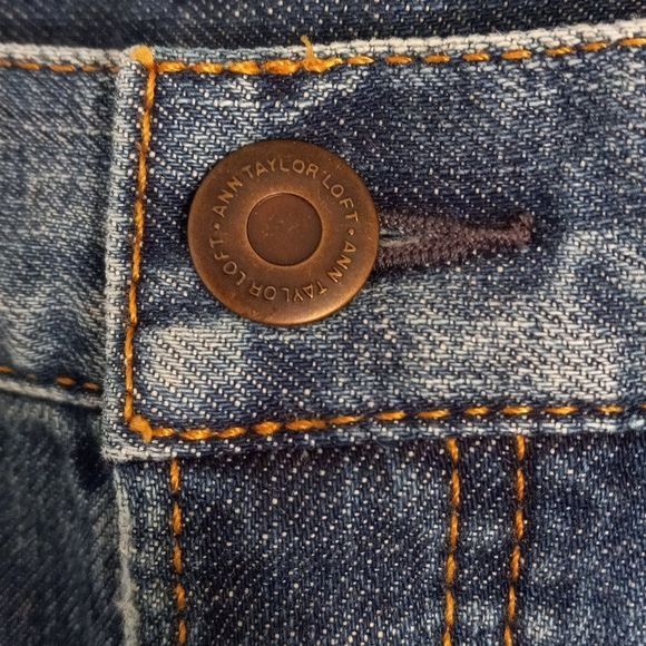 Loft Ann Taylor Loft Size 8 Jeans Boyfriend Distressed Blue Denim Size 30" / US 8 / IT 44 - 2 Thumbnail