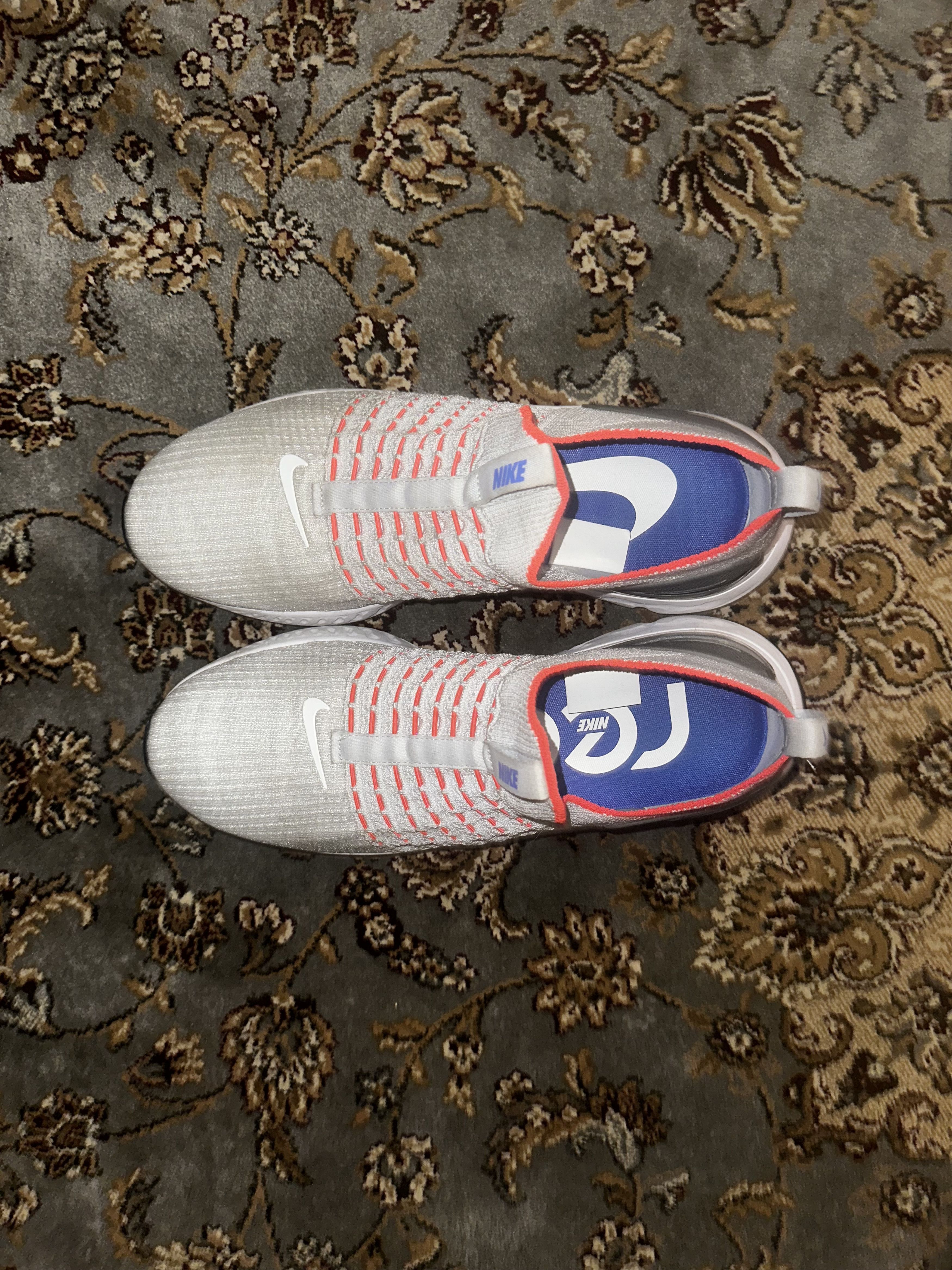 Nike Nike React Phantom Run Flyknit 2 Size US 12 / EU 45 - 2 Thumbnail