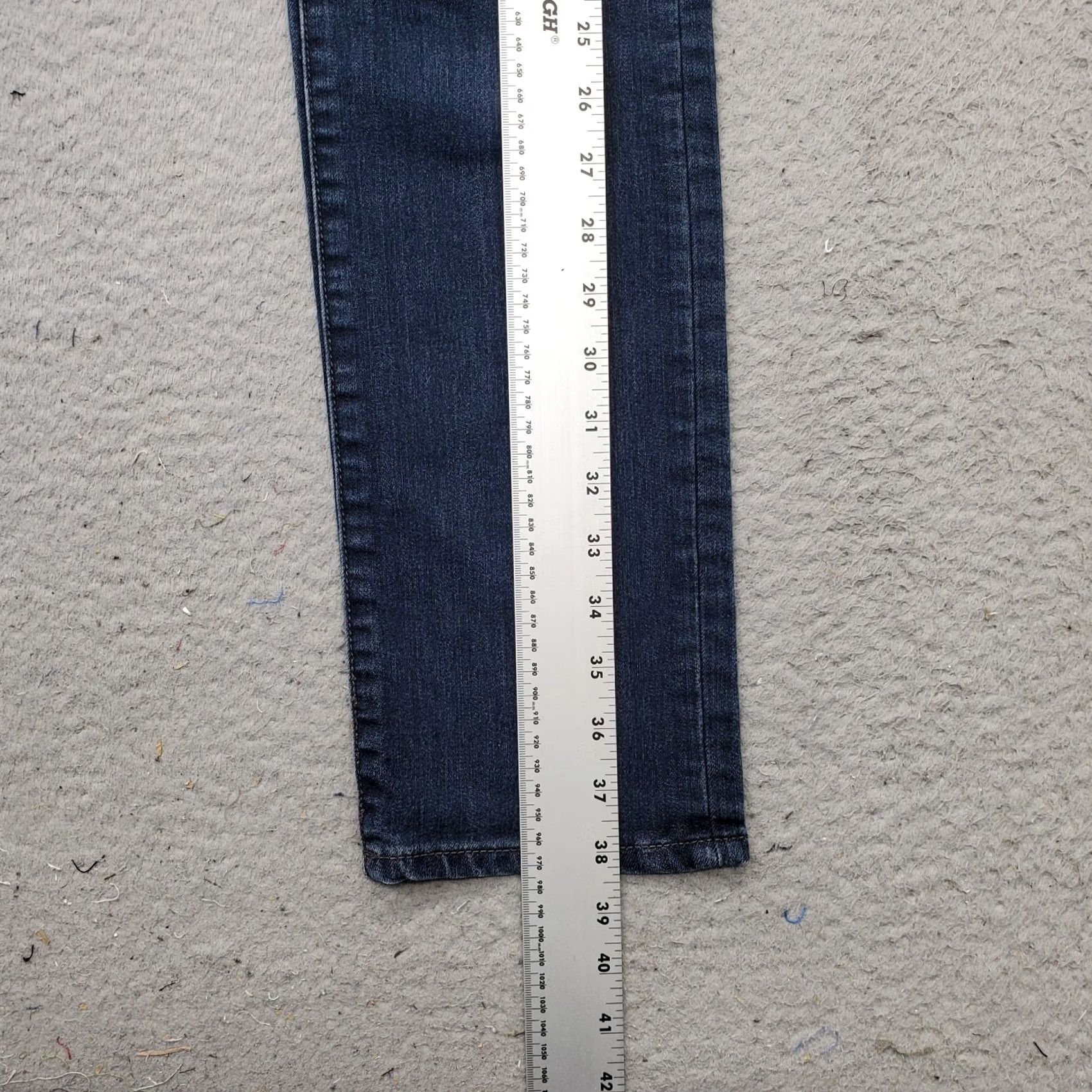 DKNY DKNY Jeans Womens 2 Dark Blue Denim 5 Pocket Skinny Regular Waist 31 Inseam 30.5" Casual Jeans Womens Size 2 Blue Denim Dark Wash Size 26" / US 2 / IT 38 - 3 Thumbnail