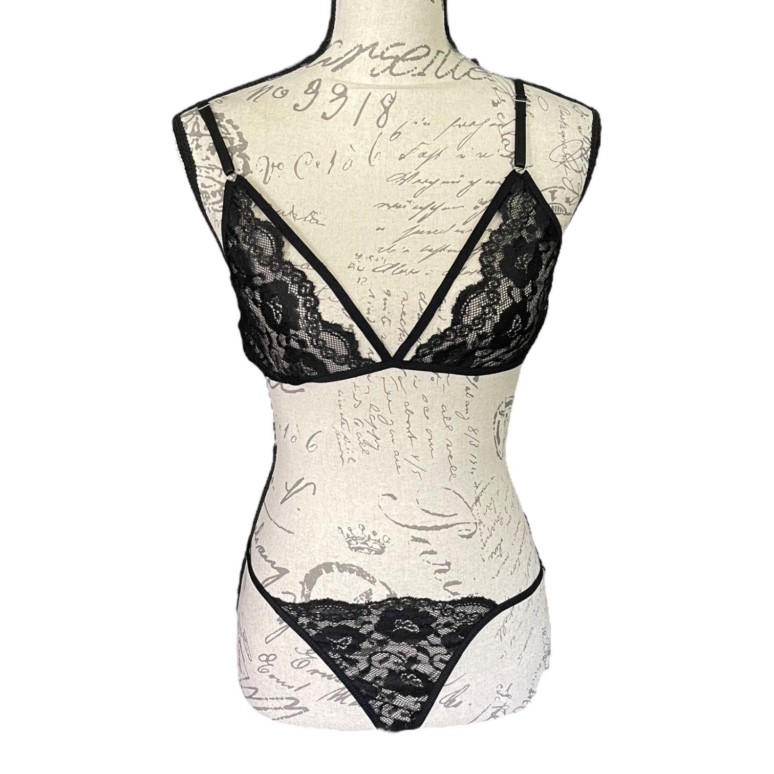 Black Lingerie Bra Panty Garter Belt & Stocking Set Small, Women's