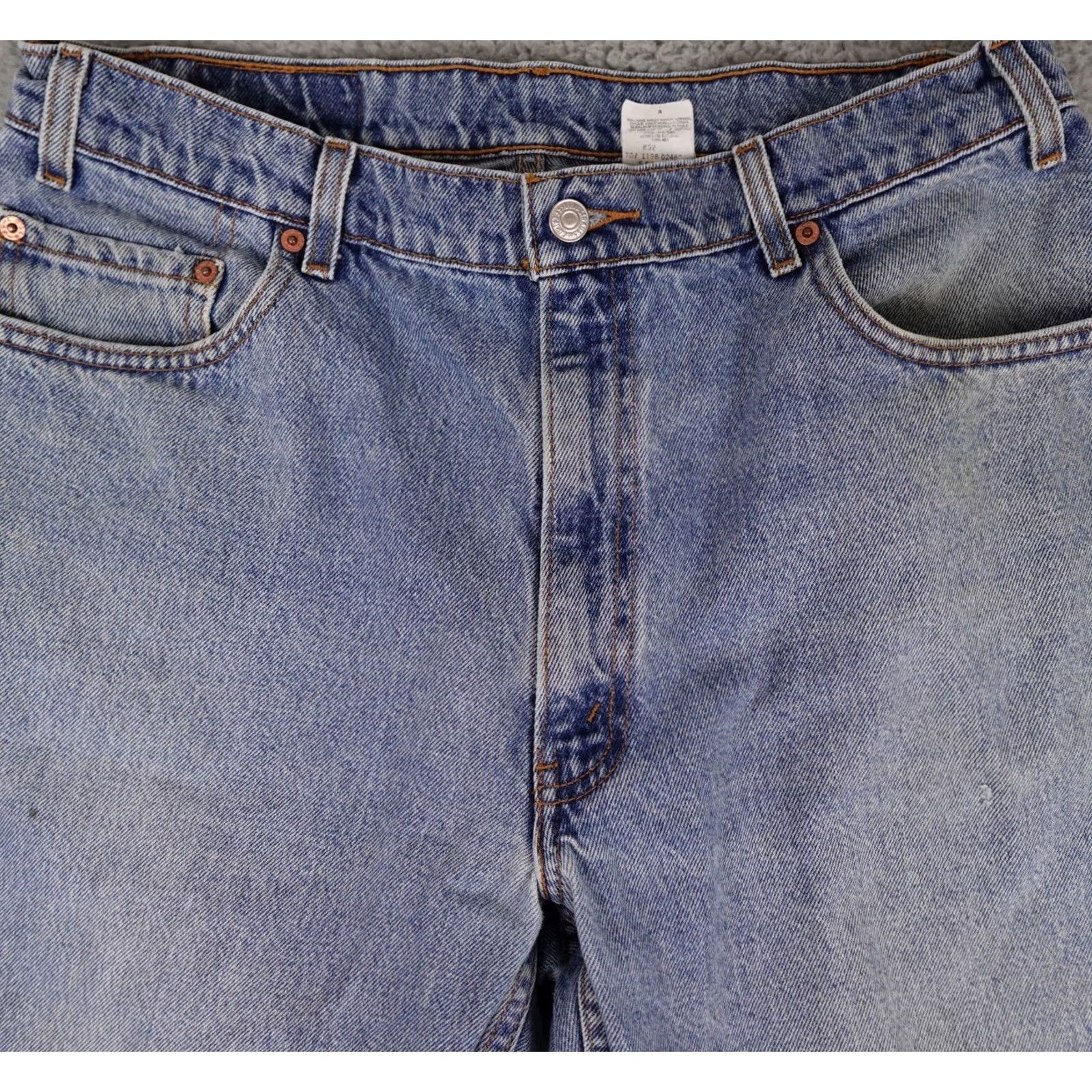 Levi's VINTAGE Levi's 550 Jeans Mens 36x34 Blue Loose Fit Light Wash 90s Size US 36 / EU 52 - 6 Thumbnail