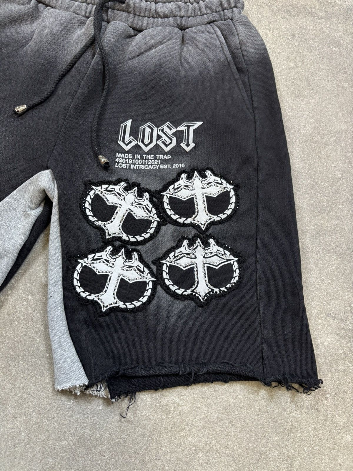 LOST INTRICACY Lost Intricacy Mitt Shorts, Black/White Size US 30 / EU 46 - 3 Thumbnail