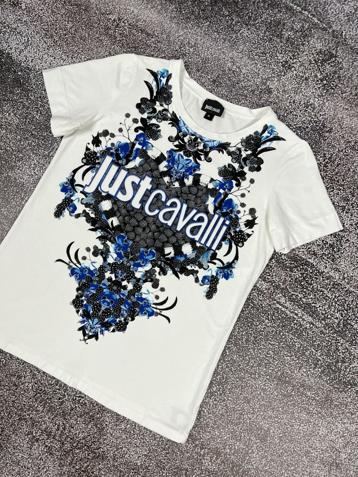 Designer × Just Cavalli Just Cavalli women’s t-shirt big logo M ornaments y2k floral Size M / US 6-8 / IT 42-44 - 3 Thumbnail