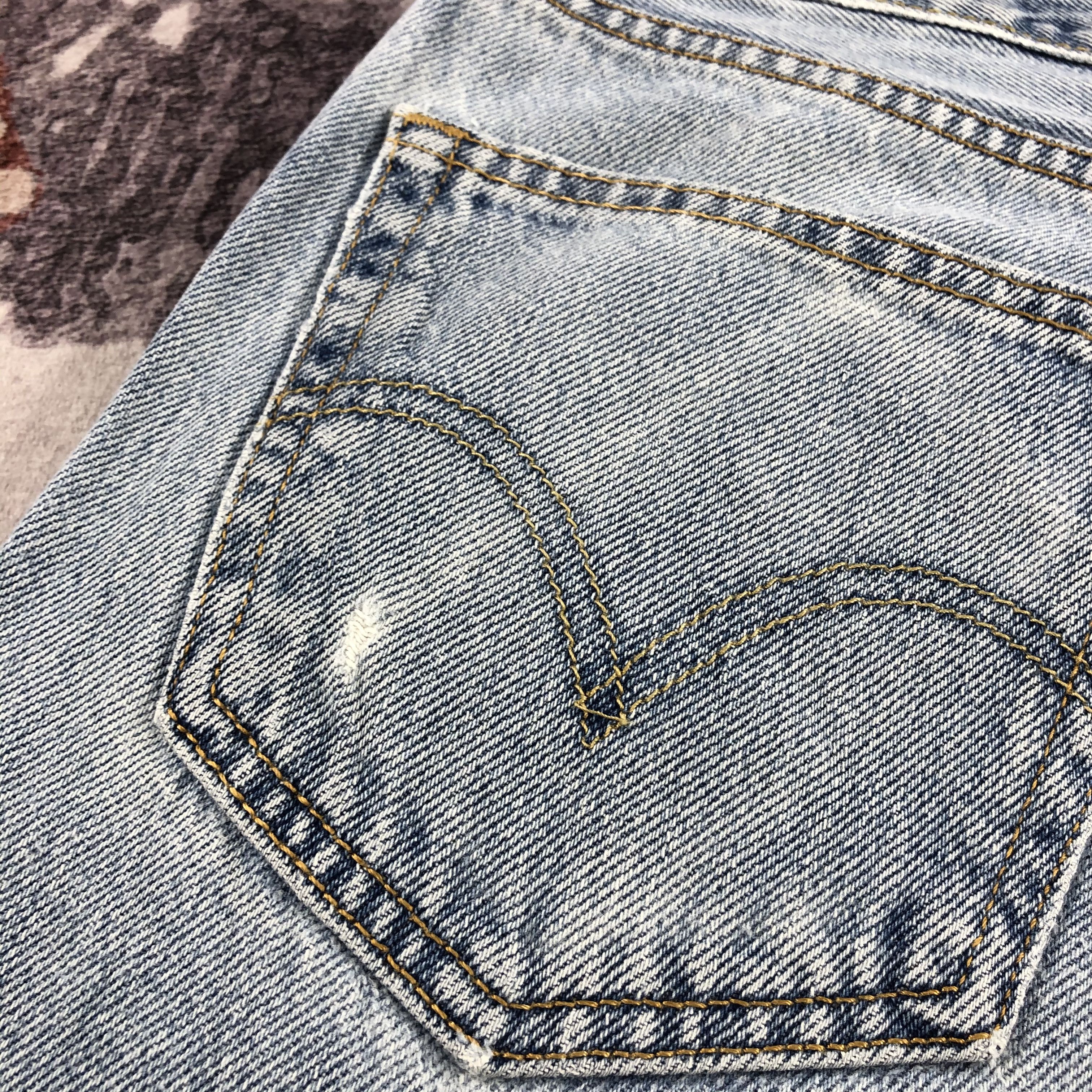 Levi's × Vintage Vintage Light Wash Levis 505 Jeans-JM2684 Size US 36 / EU 52 - 8 Thumbnail