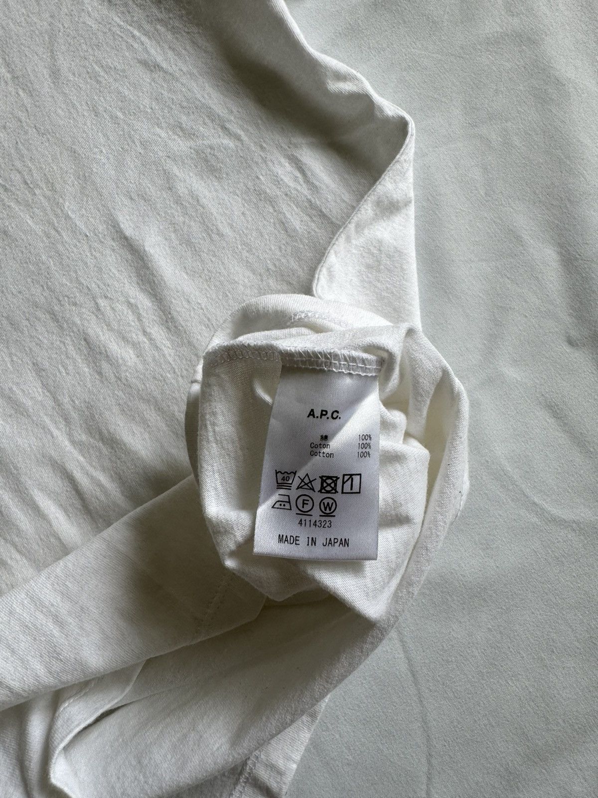 A.P.C. A.P.C Signature Tee Size S / US 4 / IT 40 - 8 Thumbnail