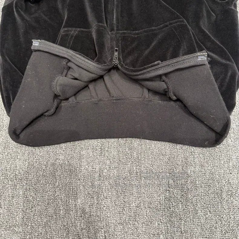 Balenciaga Balenciaga Black Waterdrop Zip Velvet Jacket Size US L / EU 52-54 / 3 - 5 Thumbnail
