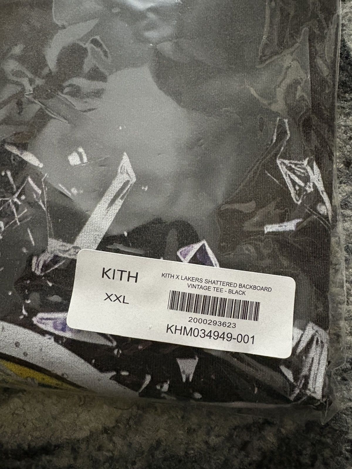 Kith × NBA KITH X LAKERS SHATTERED BACKBOARD VINTAGE TEE - BLACK Size US XXL / EU 58 / 5 - 3 Thumbnail