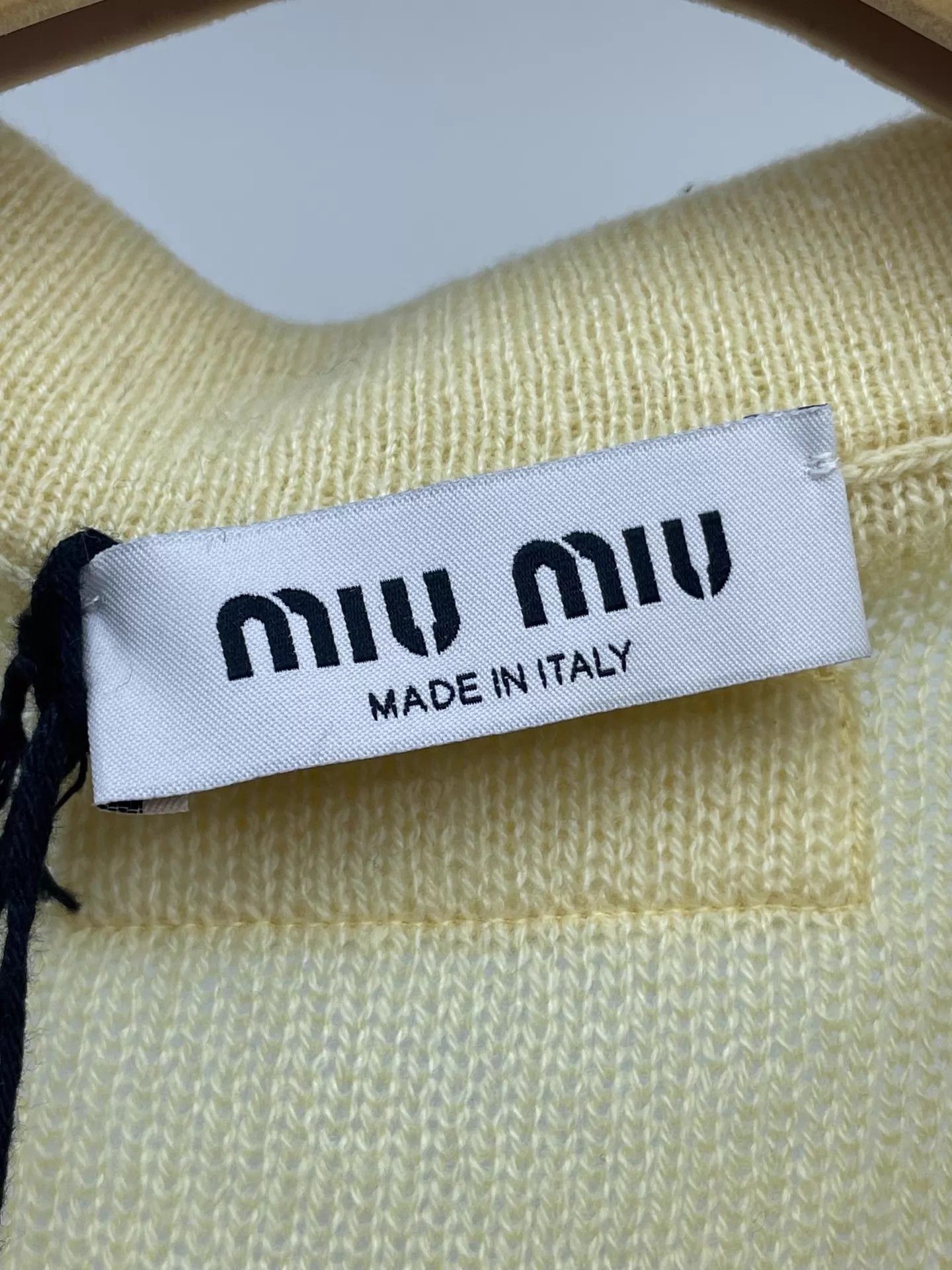 Miu Miu MIU MIU Yellow Knit SS T-shirt 40 (98 New) Size S / US 4 / IT 40 - 5 Thumbnail