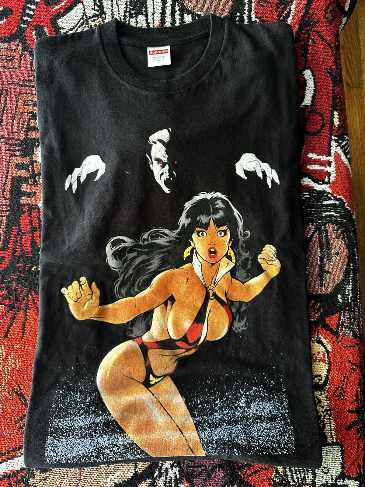 Supreme Supreme - vampirella tee Size US L / EU 52-54 / 3 - 1 Thumbnail