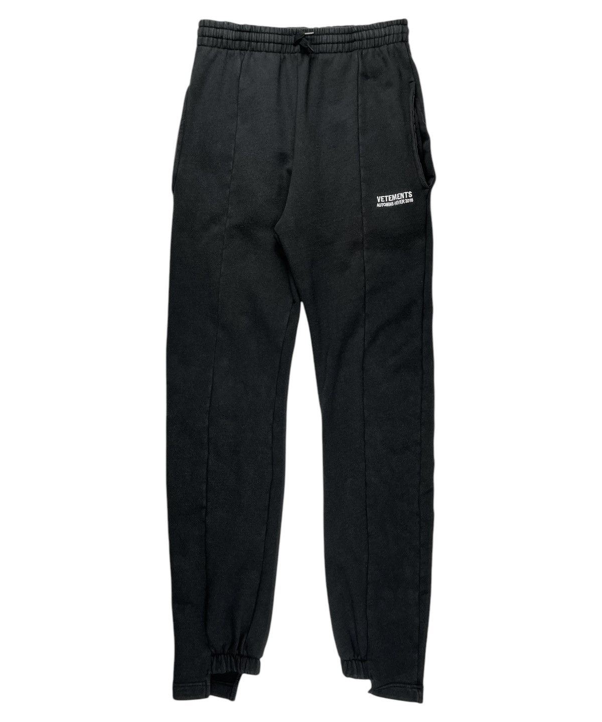【VETEMENTS】Sweat VETEMENTS - Online Cut-Up Sweatpants — SUPERMRKT