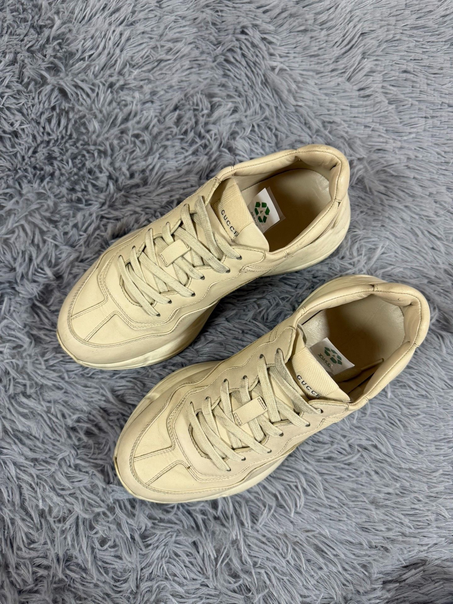 Gucci Gucci Distressed Lowtop Sneakers 8 Men Size US 8 / EU 41 - 1 Thumbnail