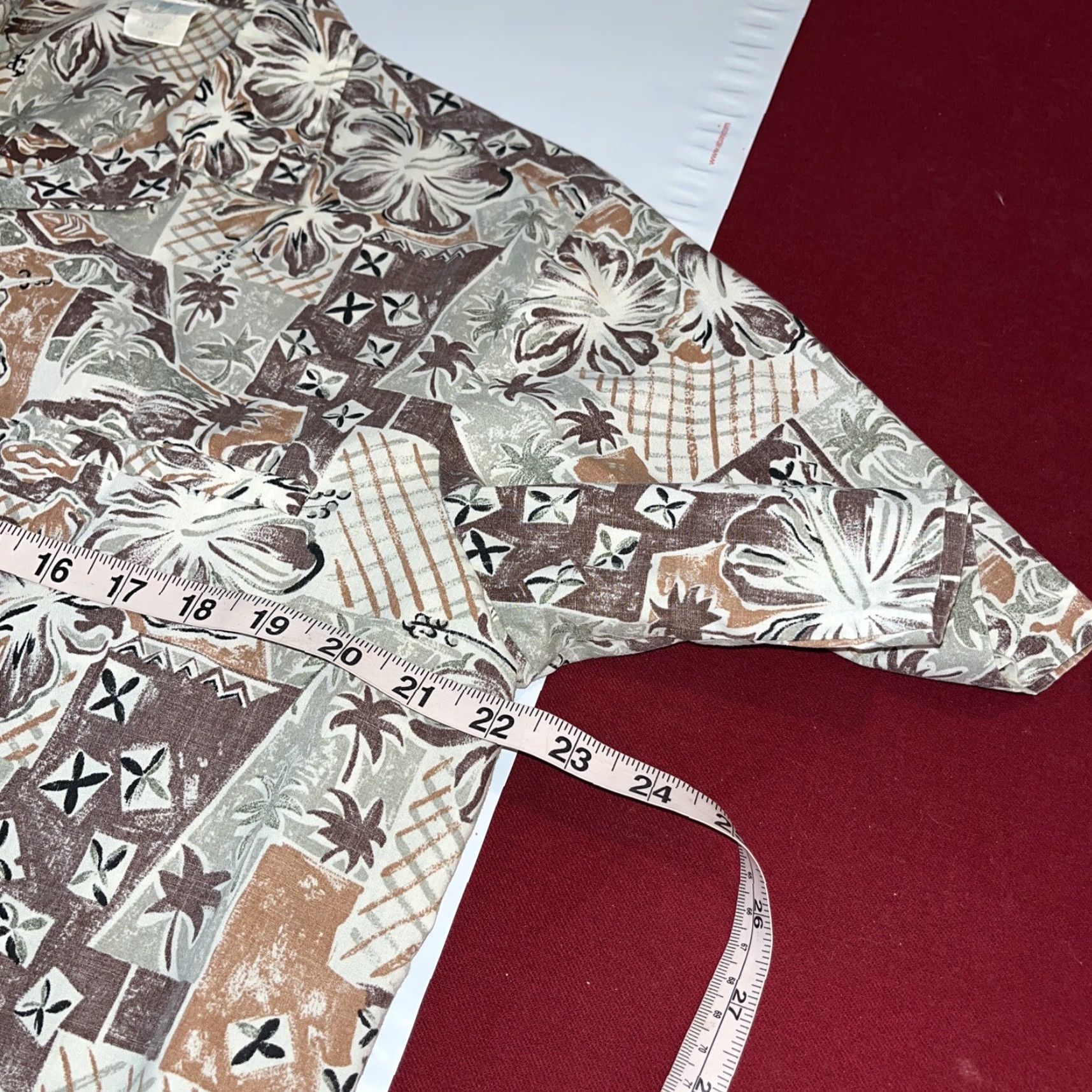 Vintage VINTAGE Royal Creations Hawaiian Shirt Button-Up Short Sleeve Mens M Tan Olive Brown Palm Trees Flowers Geometric Size US M / EU 48-50 / 2 - 6 Thumbnail