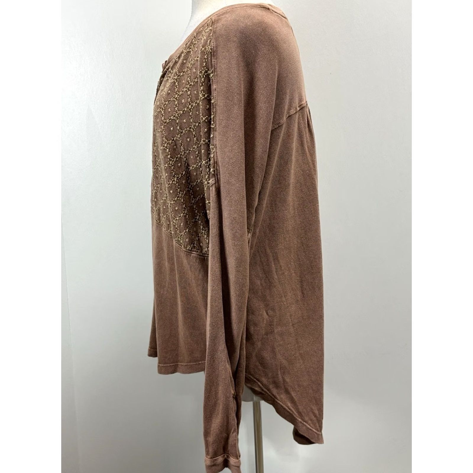 Free People Free People We The Free Free Spirit Henley Tunic Boho Embroider Top Oversized M Brown/pink Geometric Casual Sleeve Mens Women Girls Size M / US 6-8 / IT 42-44 - 2 Thumbnail