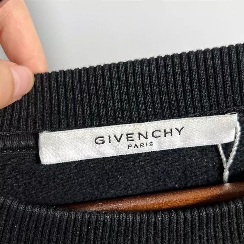 Givenchy Givenchy Men's Casual Shorts with Side Stripe Embroidered Size US M / EU 48-50 / 2 - 3 Thumbnail