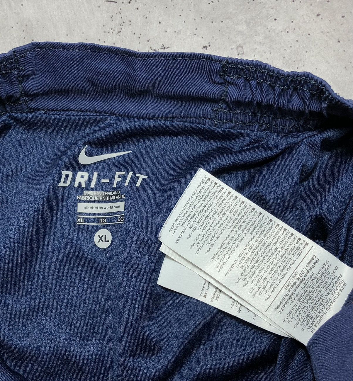 Nike × Vintage Vintage Nike FC Barcelona Soccer Shorts (XL) Size US 33 - 10 Thumbnail