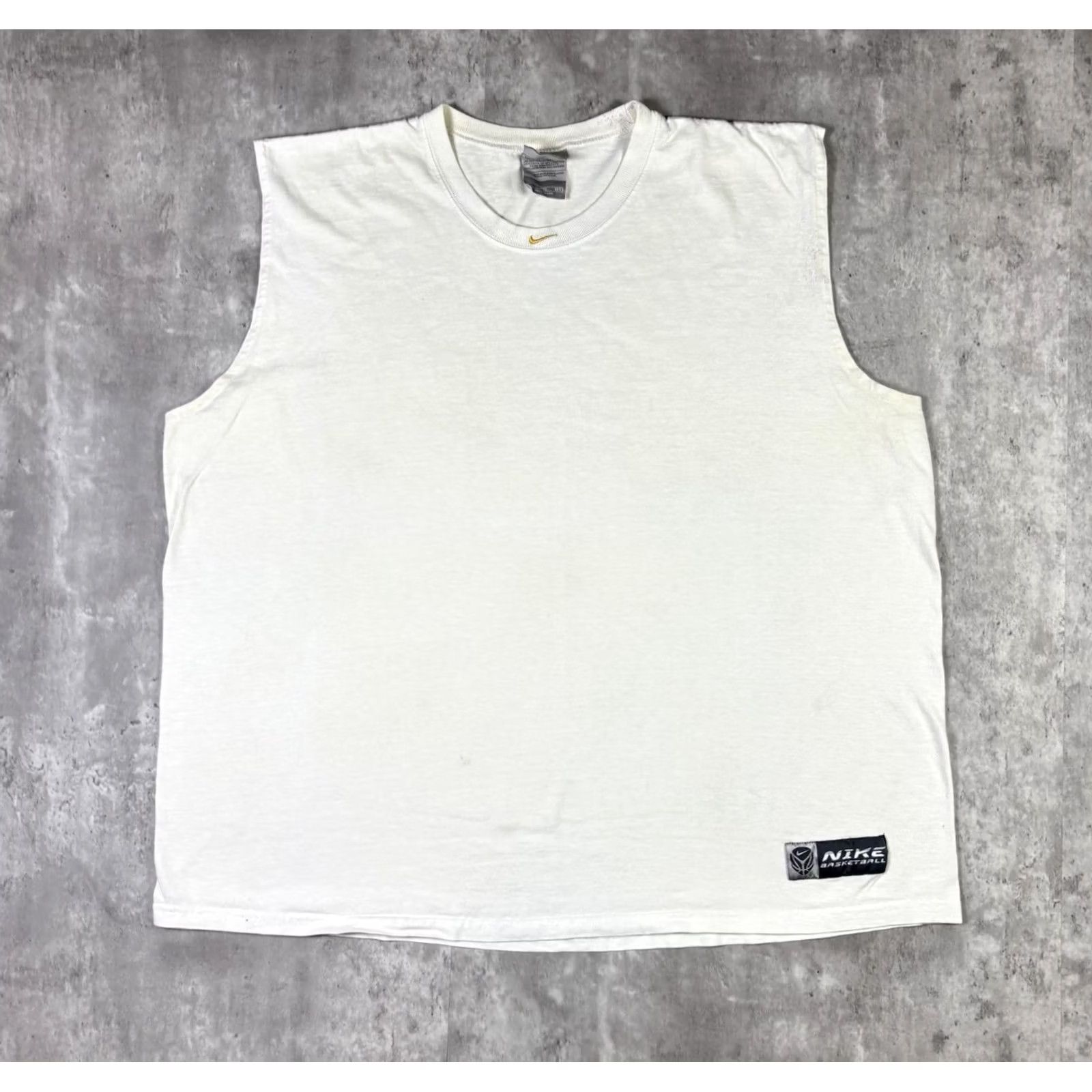 Nike VINTAGE Nike Basketball T Shirt Sleevless White Center Swoosh 2XL 90s Mens Crew Neck Graphic Print Regular Size US XXL / EU 58 / 5 - 2 Thumbnail