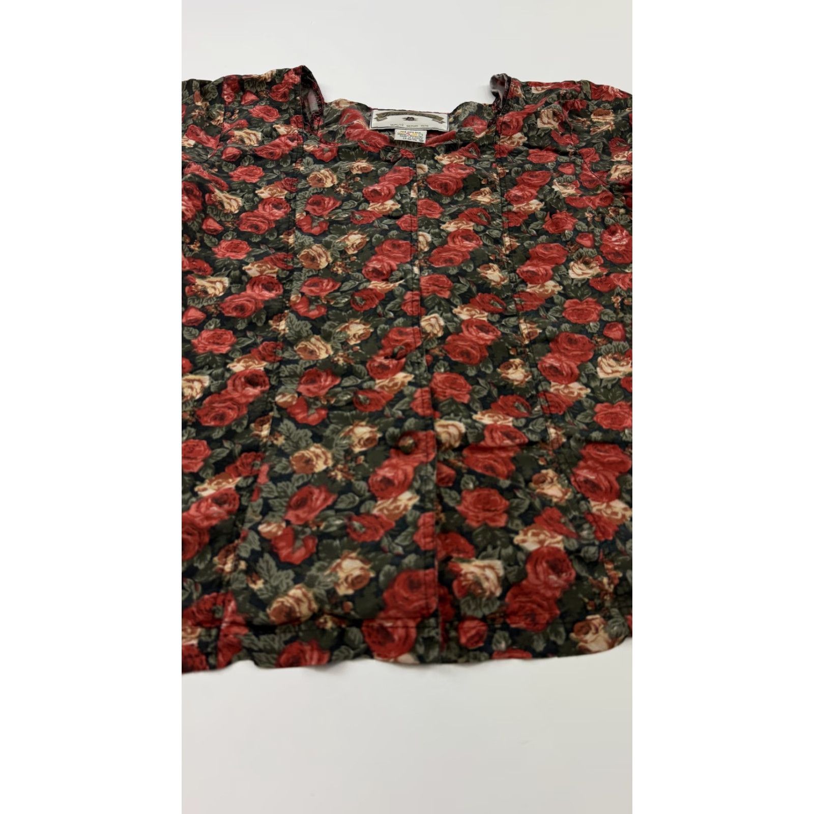 Vintage VINTAGE Tristan & Iseut Shirt Womens Medium Black Red Silk Rose Floral Button Up Top Size M / US 6-8 / IT 42-44 - 2 Thumbnail