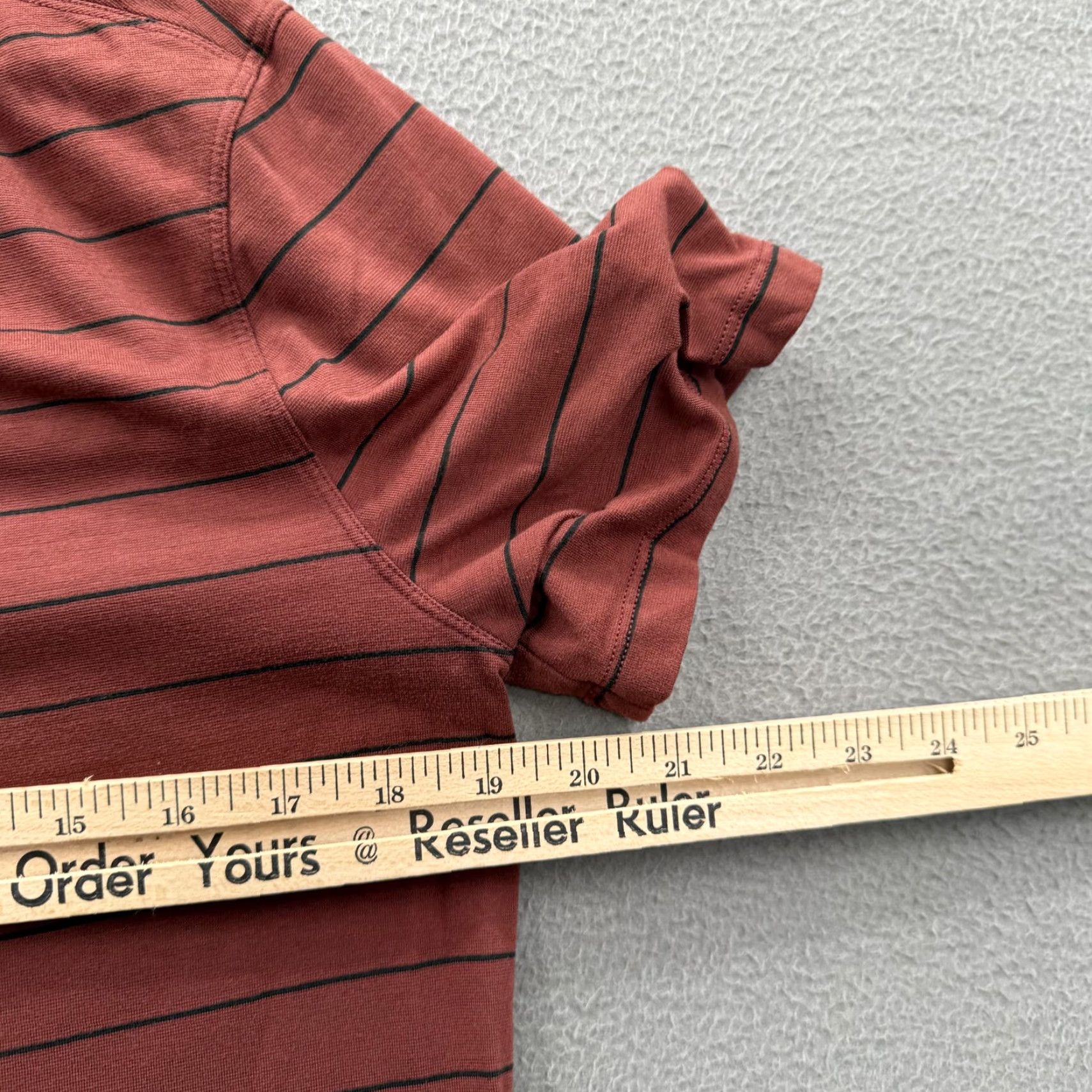 Lululemon Lululemon Polo Shirt Mens M Red Striped Performance Golf Lightweight Shirt Size US M / EU 48-50 / 2 - 3 Thumbnail