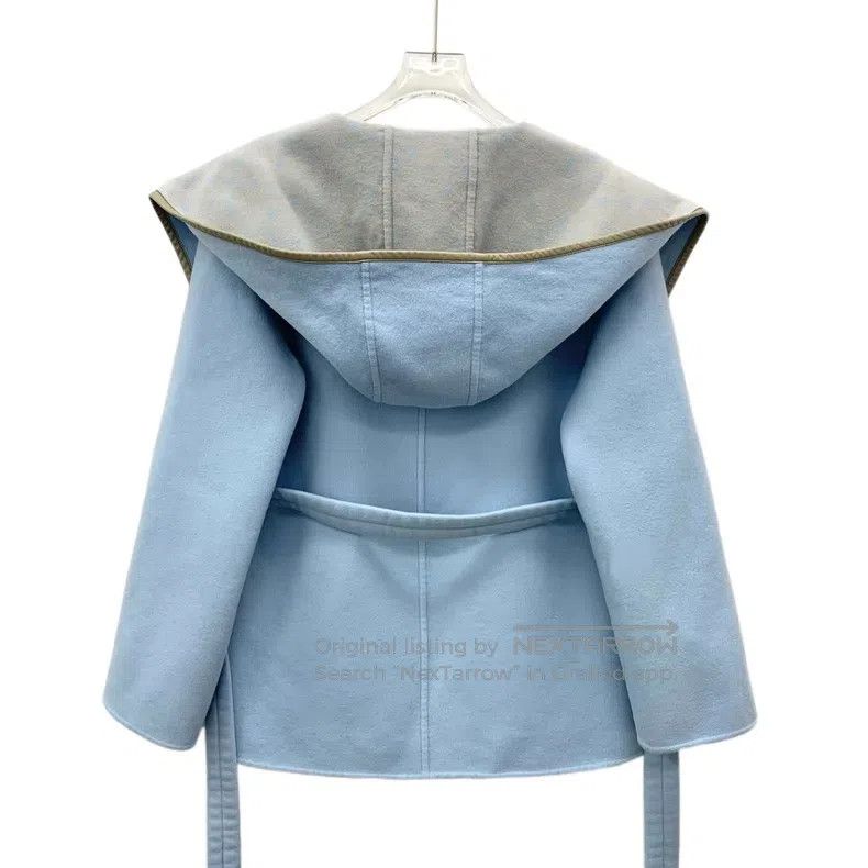 Louis Vuitton Louis Vuitton 24 Blue Lining Old-print Sheepwool Reversibl Size XS / US 0-2 / IT 36-38 - 2 Thumbnail