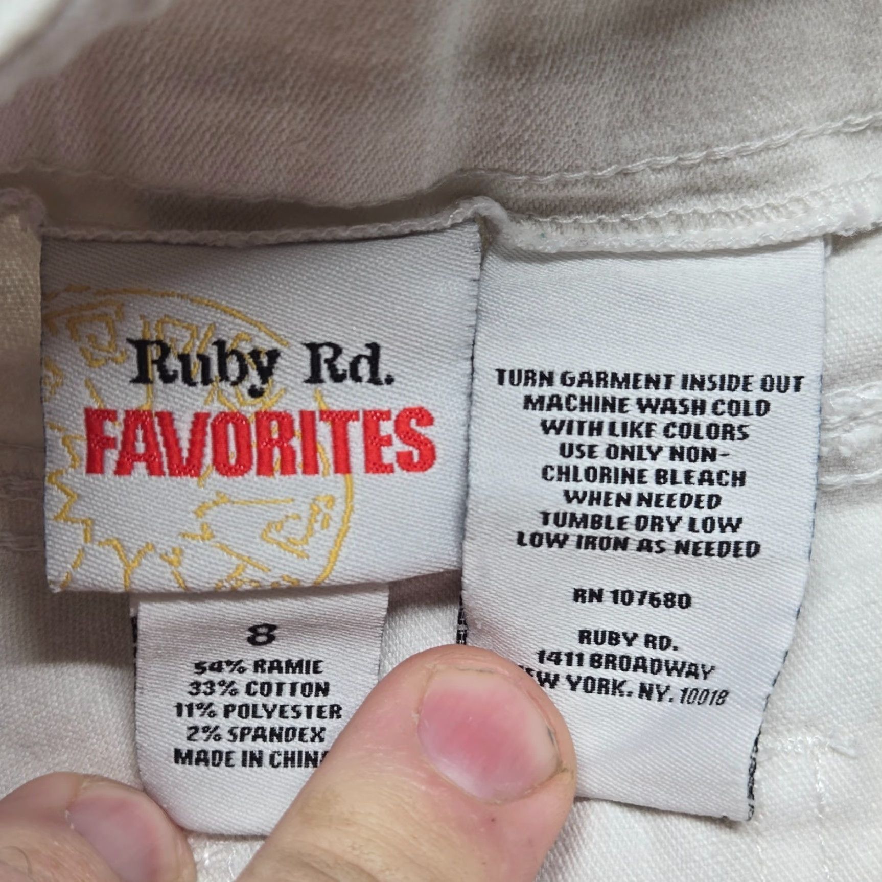 Vintage Ruby Rd. Favorites Solid White Pants Stretch Waist Adult Women's Size 8 Pants Metallic? No. Size 30" / US 8 / IT 44 - 3 Thumbnail
