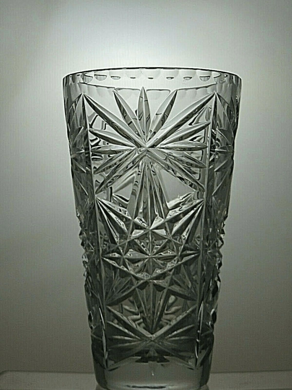The Unbranded Brand Lovely Lead Cut Glass Crystal Vase 8" Size ONE SIZE - 1 Thumbnail