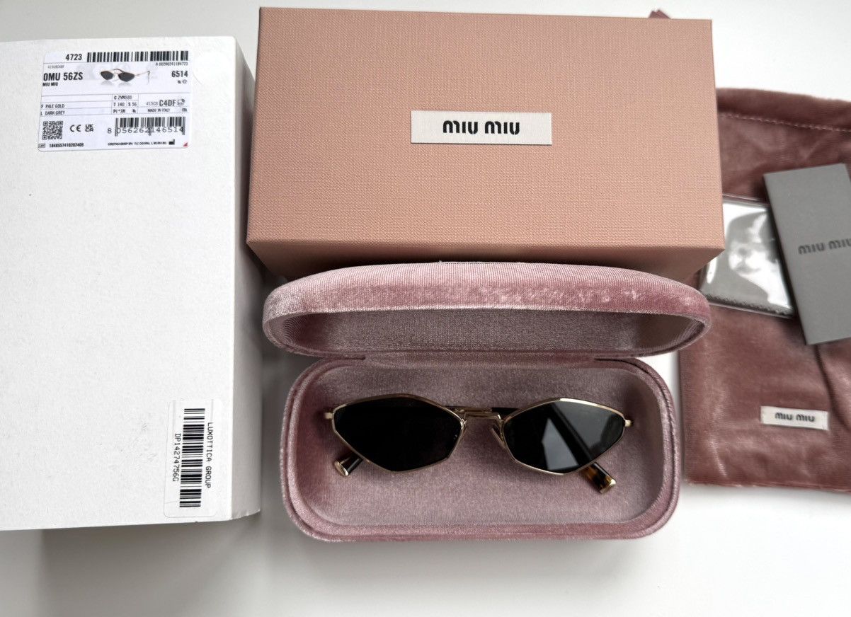 Miu Miu × Vintage NEW Miu Miu sunglasses SMU 56ZS ZVN-5S0 Size ONE SIZE - 8 Thumbnail