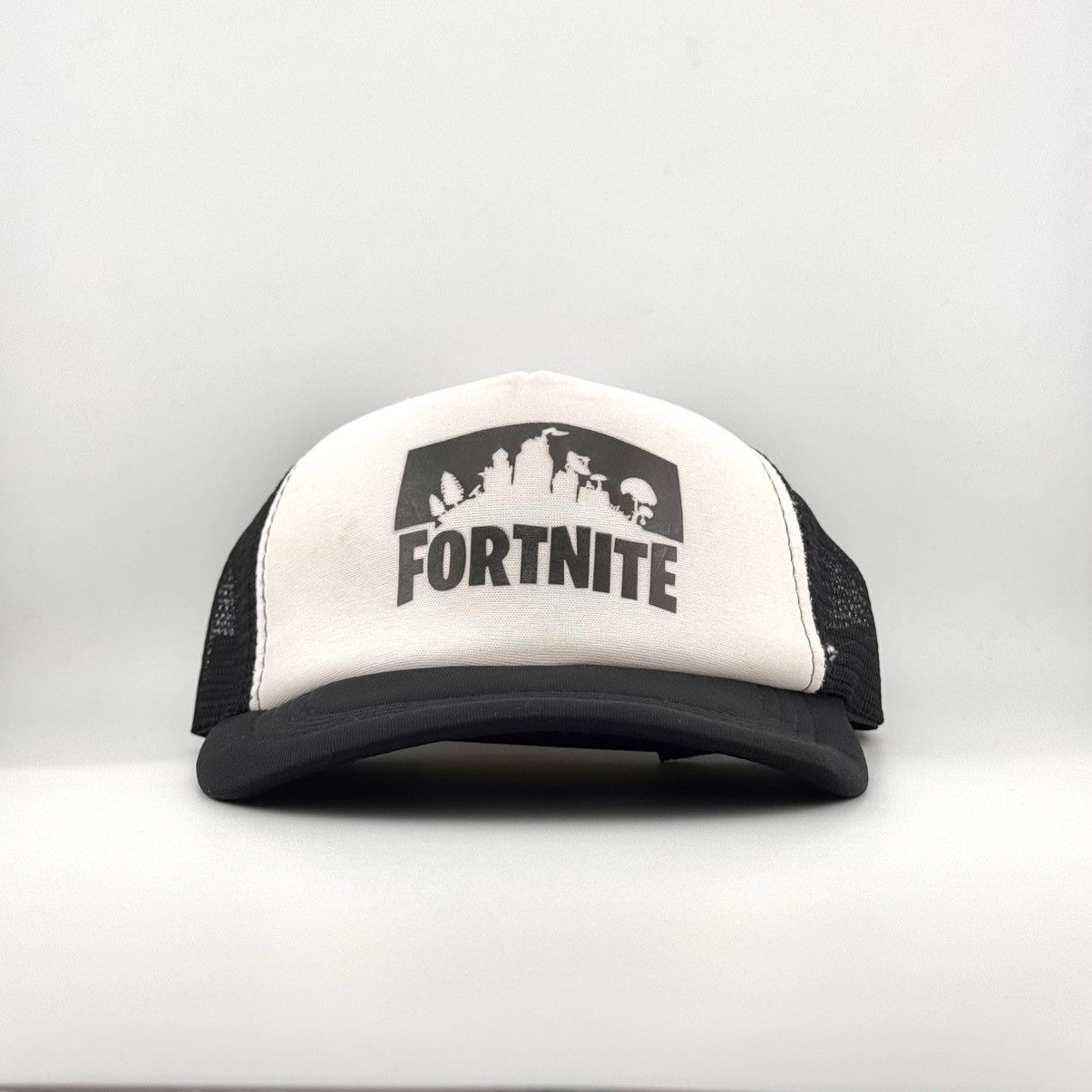 Vintage Fortnite Black White Mesh Trucker Snapback Game Promo Hat Size ONE SIZE - 1 Thumbnail