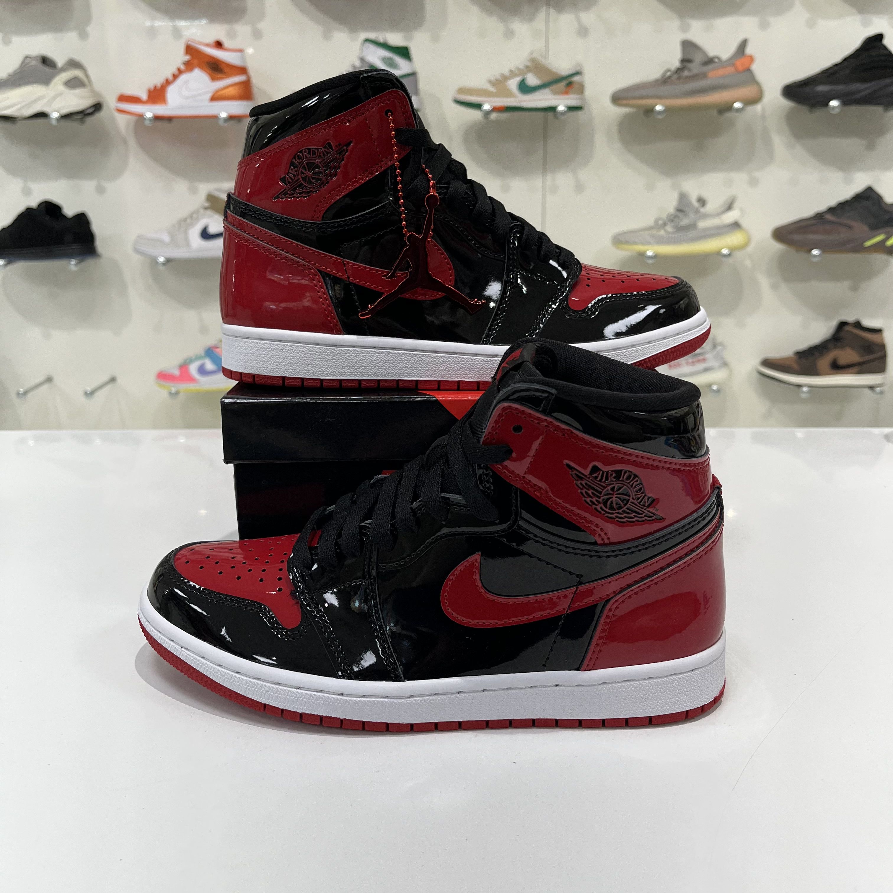 Nike Air Jordan 1 Retro High Patent Bred Size US 8.5 / EU 41-42 - 1 Thumbnail