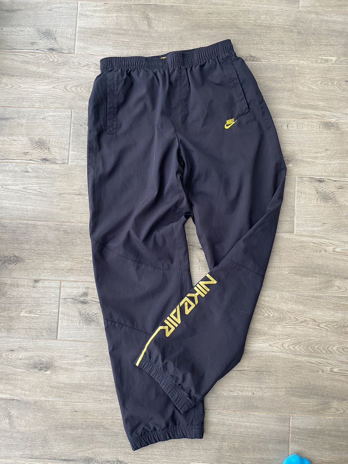 Nike × Vintage Nike Air Vintage Sweatpants Size US 31 - 2 Thumbnail
