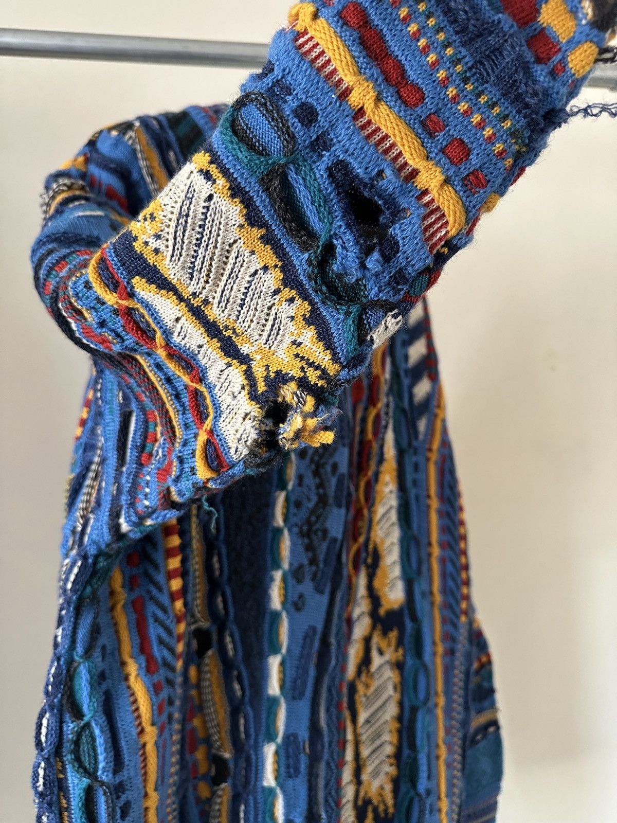 Coogi 1990s Carlo Alberto Distressed 3D knitted sweatshirt Size US M / EU 48-50 / 2 - 6 Thumbnail