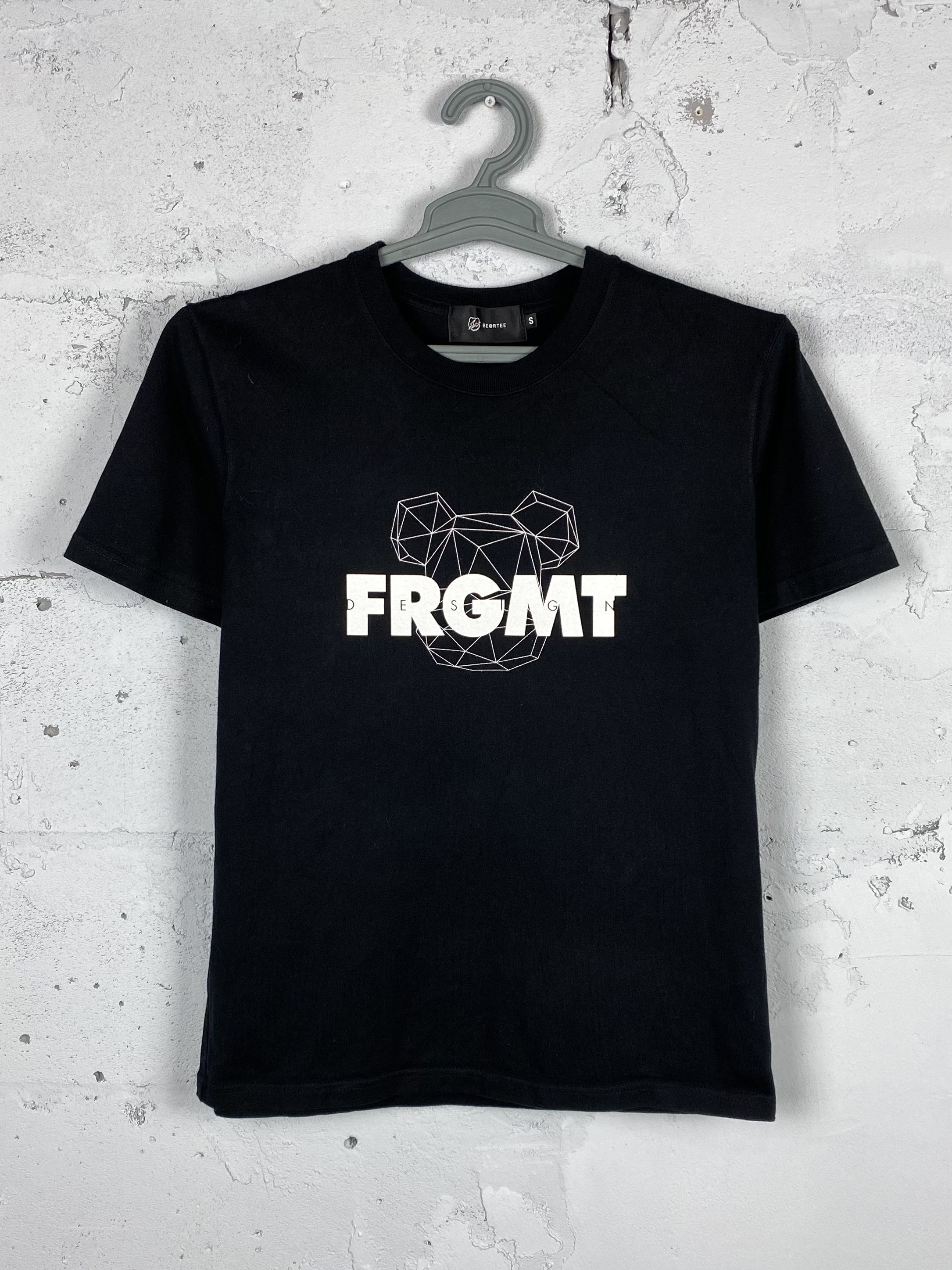 Fragment Design × Japanese Brand Fragment Design Big Logo Black T Shirt Size US S / EU 44-46 / 1 - 1 Thumbnail