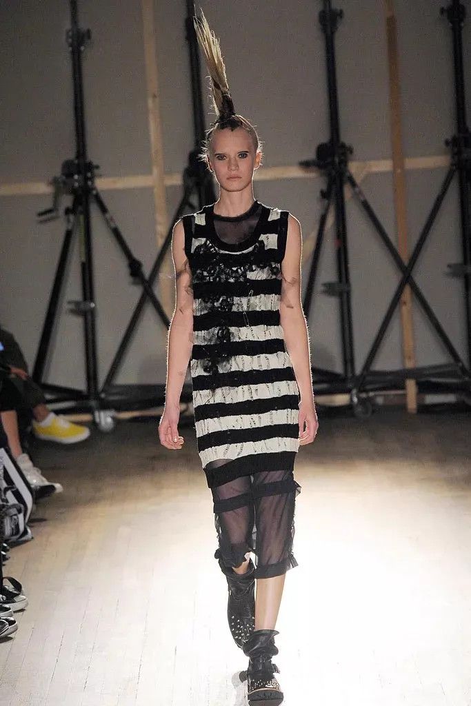 Comme des Garcons TaoComme des Garcons 2010ss Knit Vest Dress S Near New Size S / US 4 / IT 40 - 1 Thumbnail