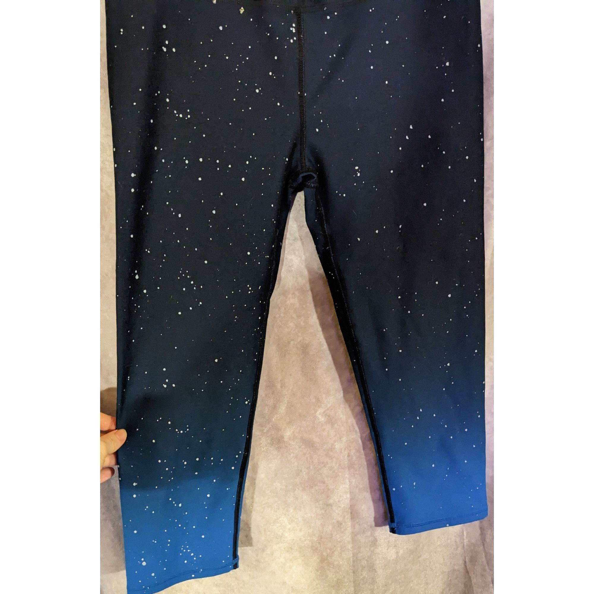 Fabletics Fabletics Starry Skies Capris Blue & Black Ombre Splatter Pr Size 30" / US 8 / IT 44 - 4 Thumbnail