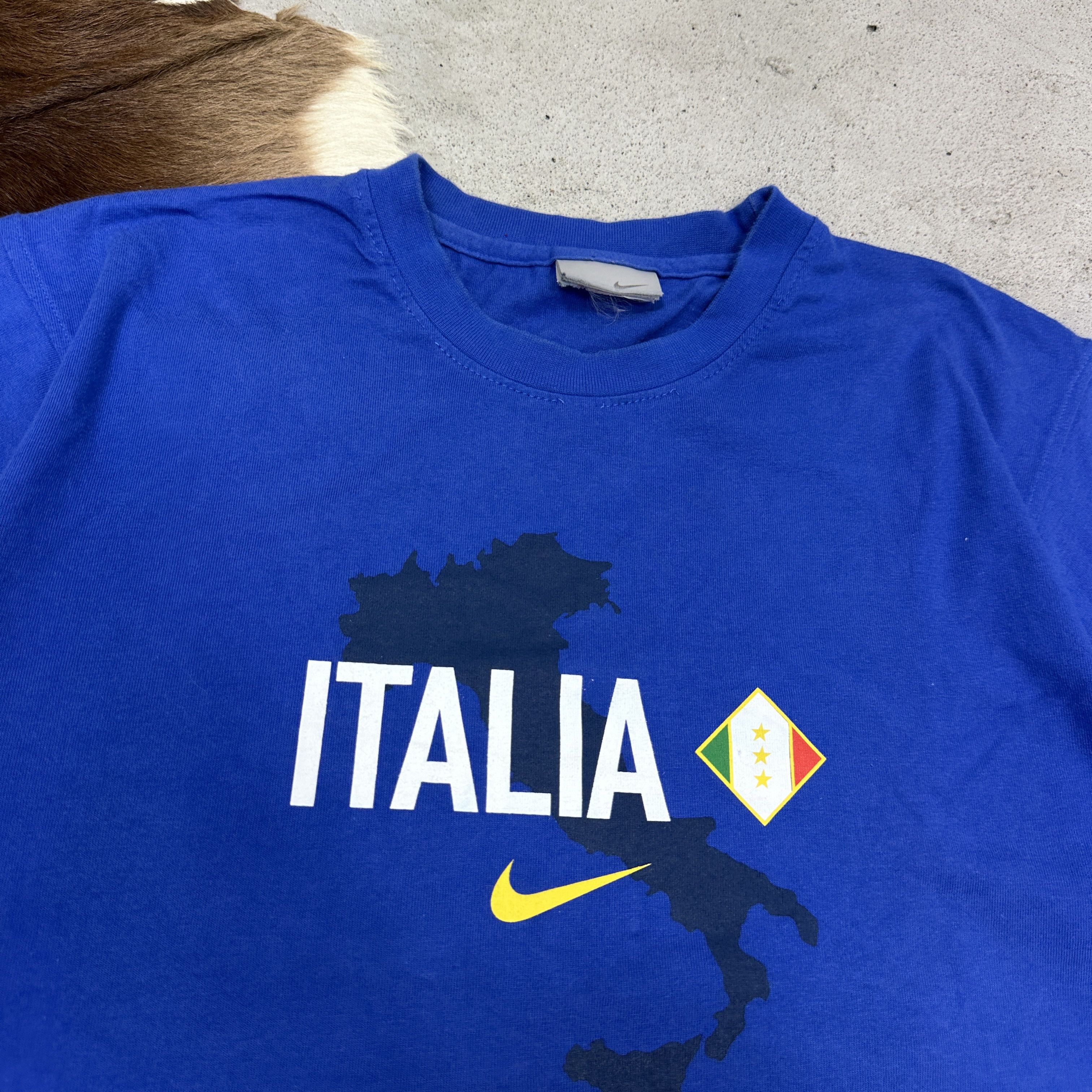 Nike Vintage Streetwear Sporty Nike Italia Totti T-shirt 00s Size US M / EU 48-50 / 2 - 3 Thumbnail