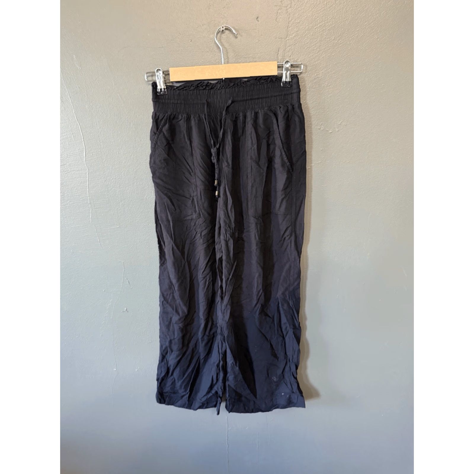Abercrombie & Fitch Abercrombie & Fitch Womens Black Flowy Beach Pants XS Drawstring Beach Size 26" / US 2 / IT 38 - 2 Thumbnail